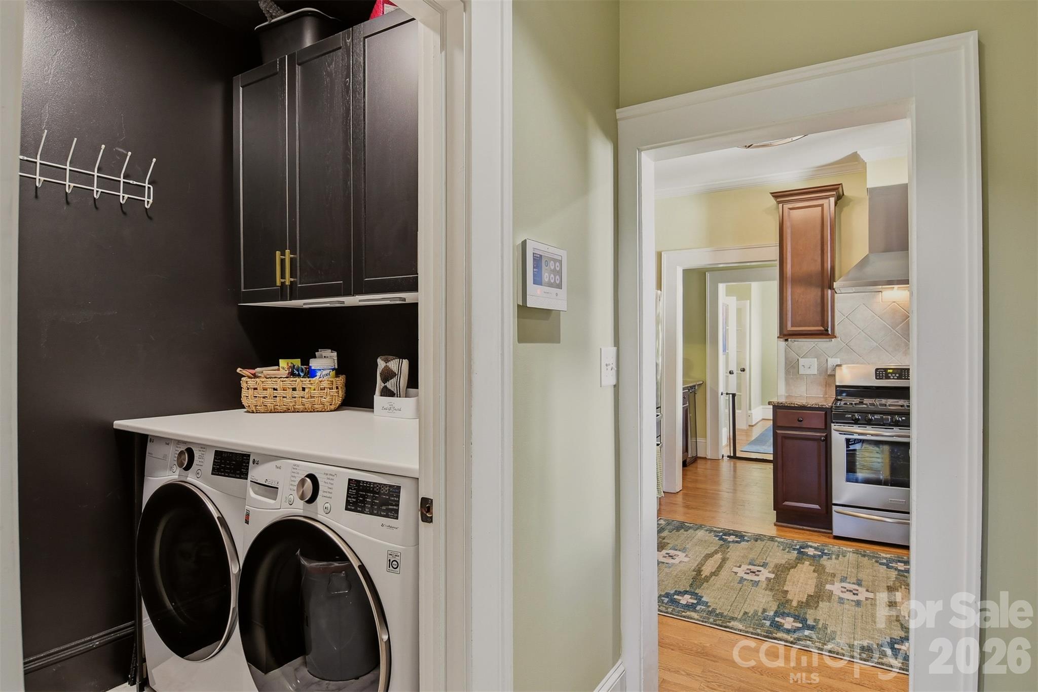 Single Family Residence at 451 S Hawthorne Road, Winston Salem, photo 17 of 40