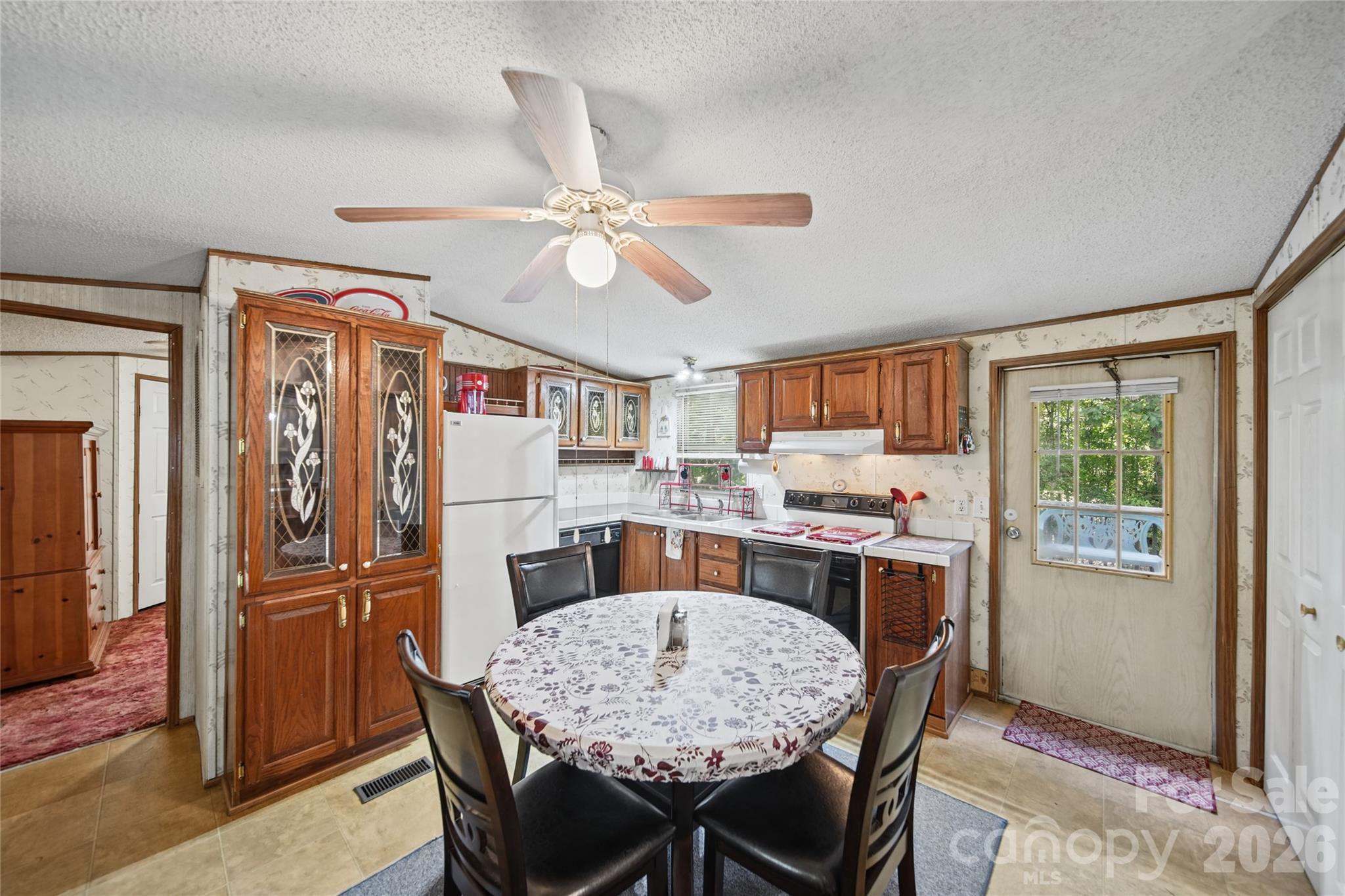 Single Family Residence at 2350 Wildwood Drive, York, photo 21 of 39
