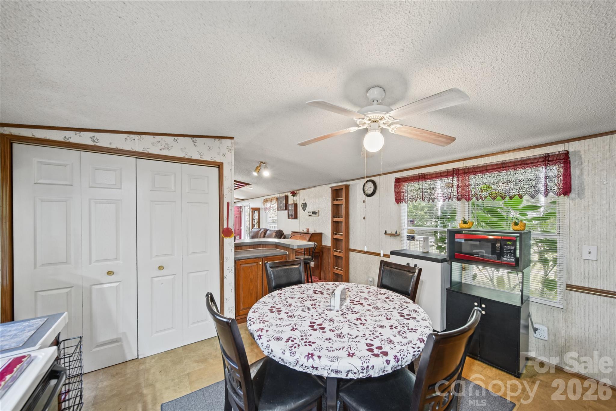 Single Family Residence at 2350 Wildwood Drive, York, photo 23 of 39