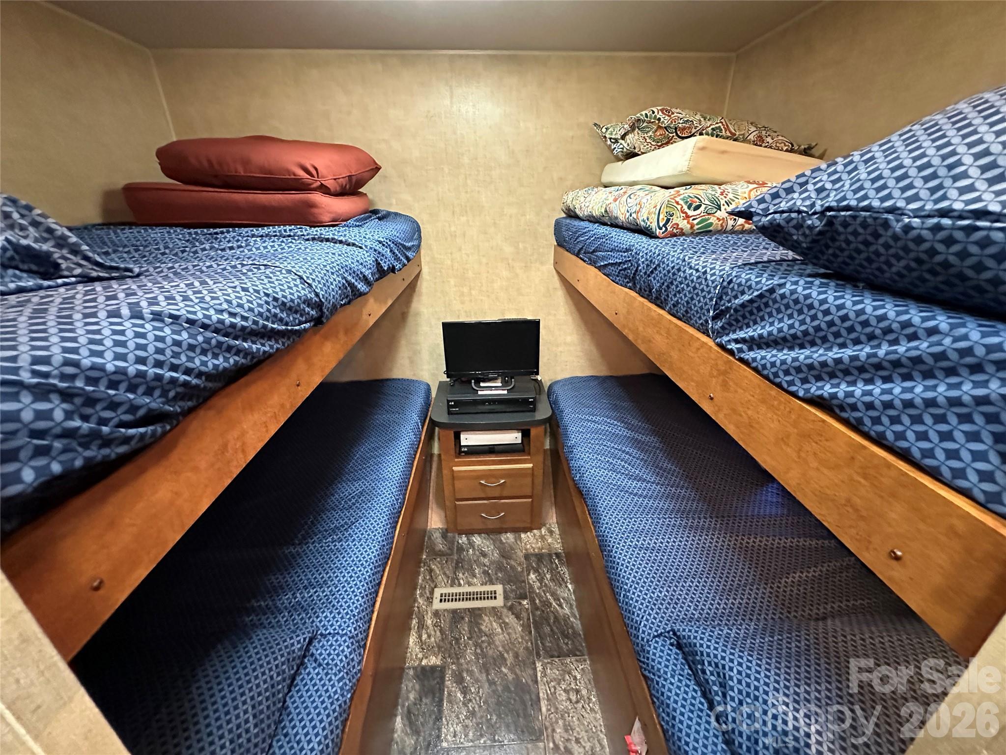 2nd Bedroom is a bunk room - 155 Grand View Drive, New London