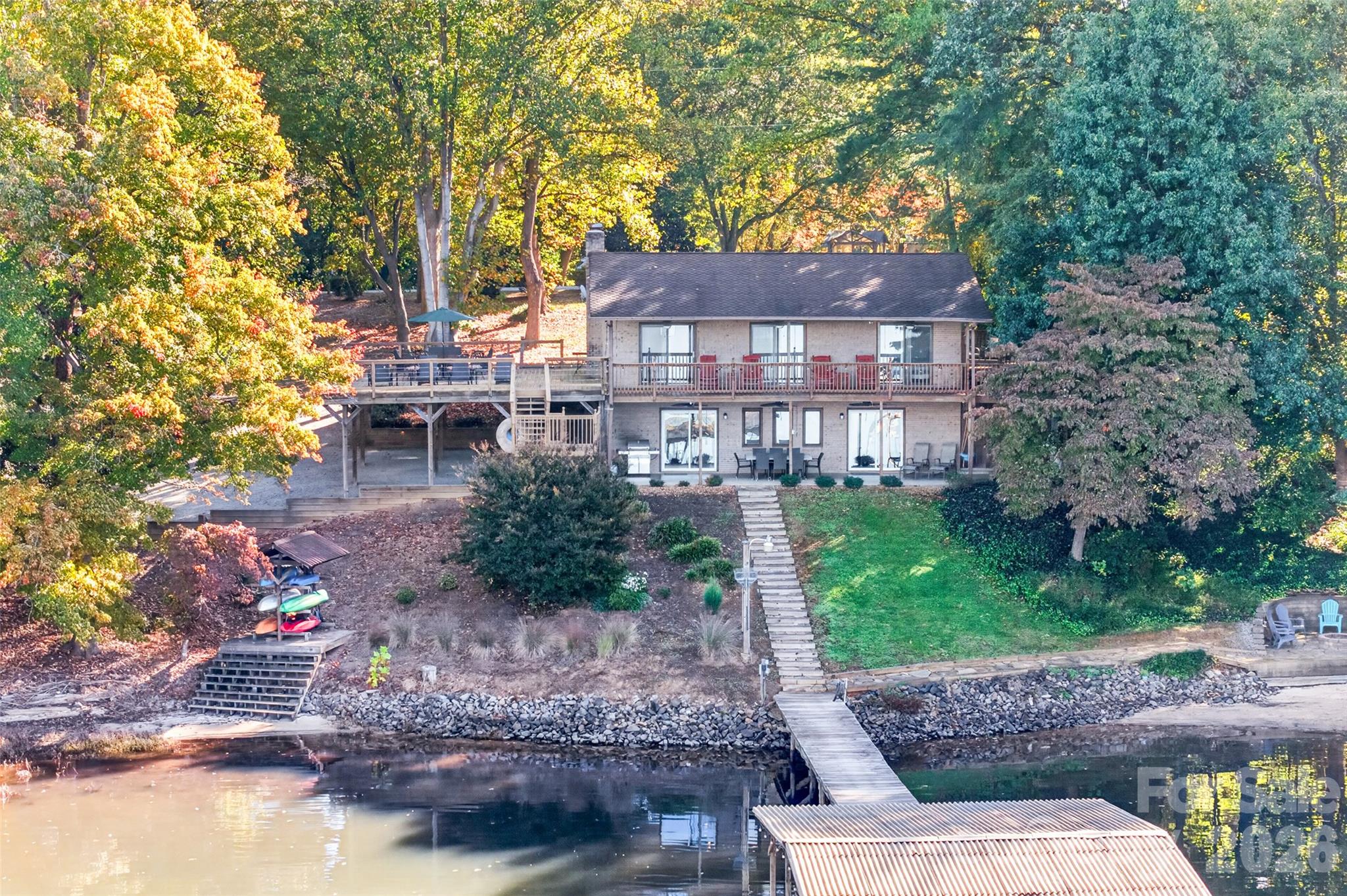 Lakeside of the home - 188 Paradise Peninsula Road, Mooresville