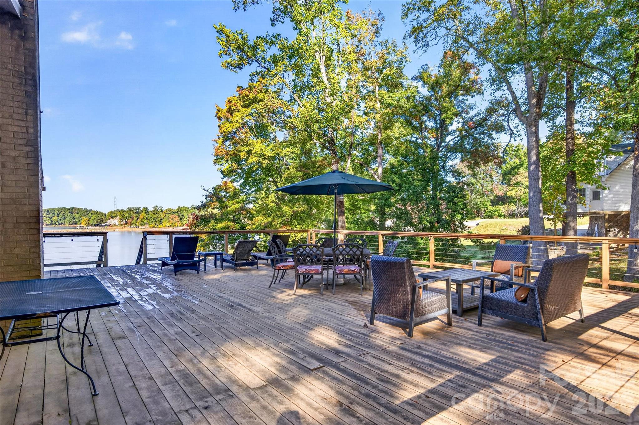 Expansive outdoor space - 188 Paradise Peninsula Road, Mooresville