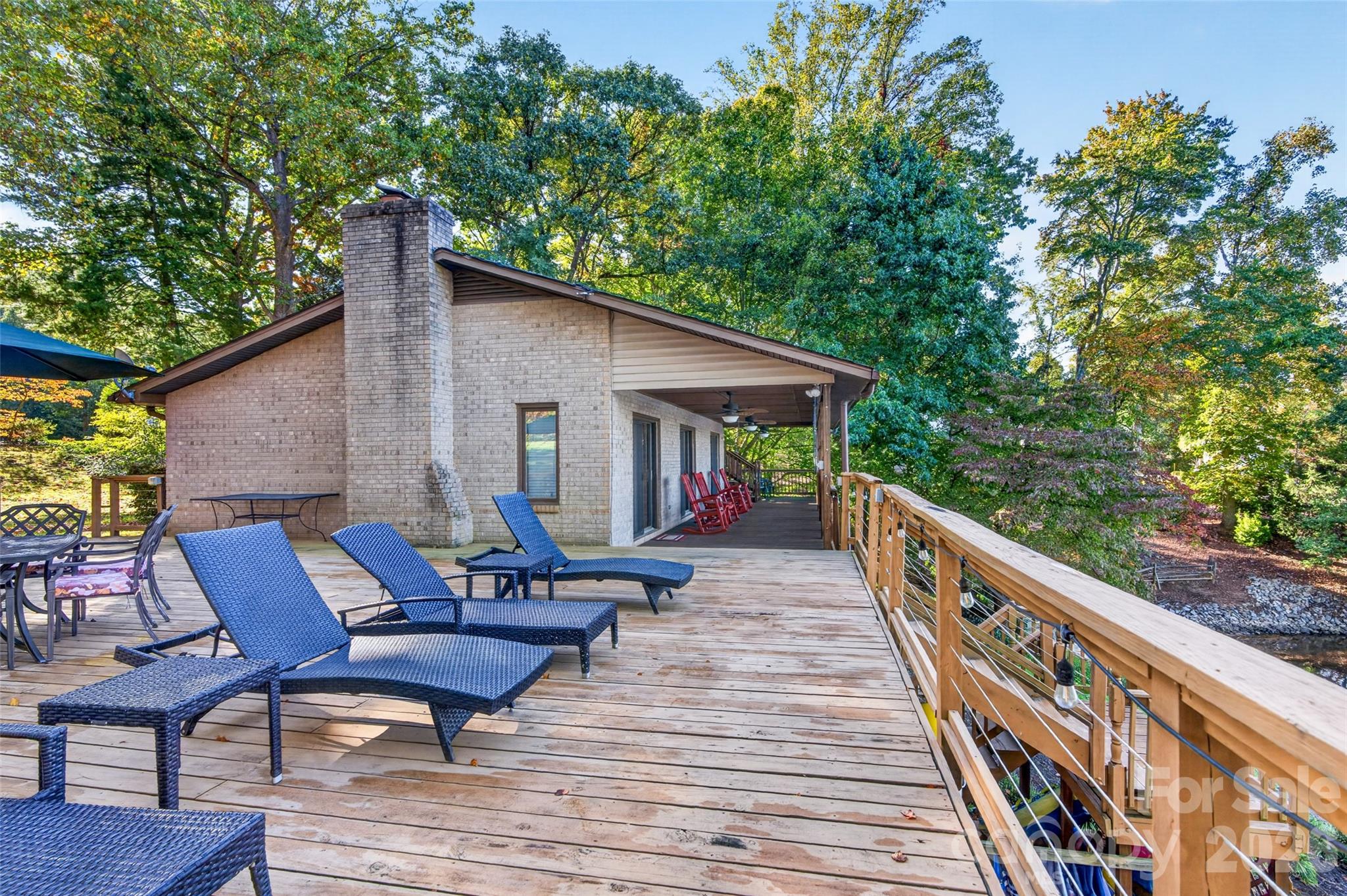 Expansive outdoor space - 188 Paradise Peninsula Road, Mooresville
