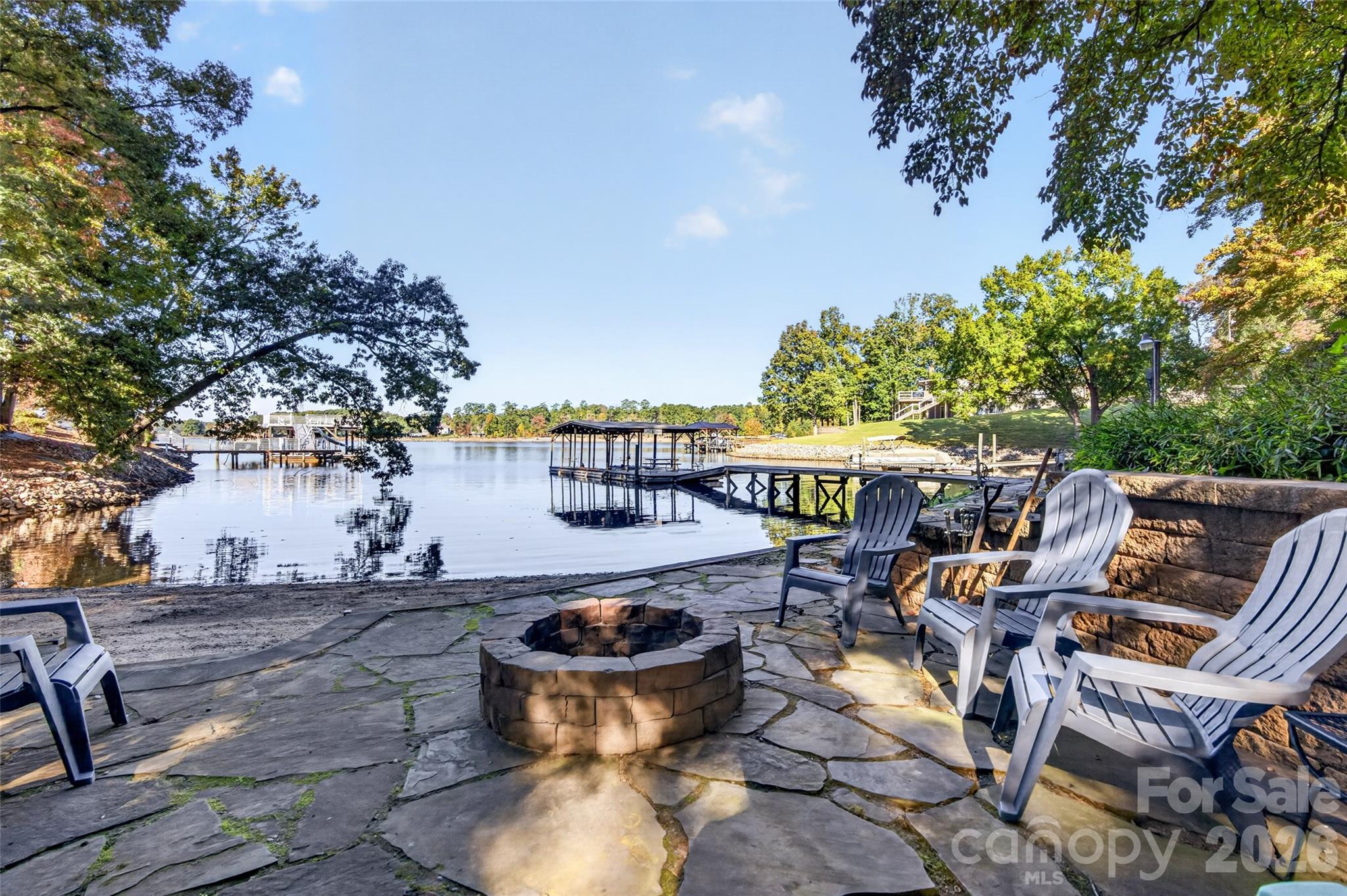 Firepit and beach area - 188 Paradise Peninsula Road, Mooresville