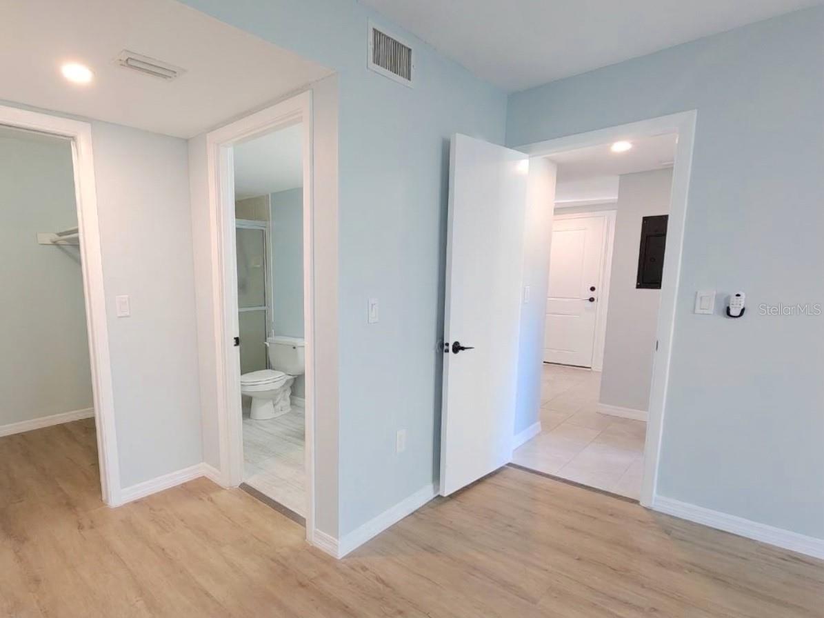 Condominium at 2688 CLUBHOUSE DR #201, SARASOTA, photo 12 of 34