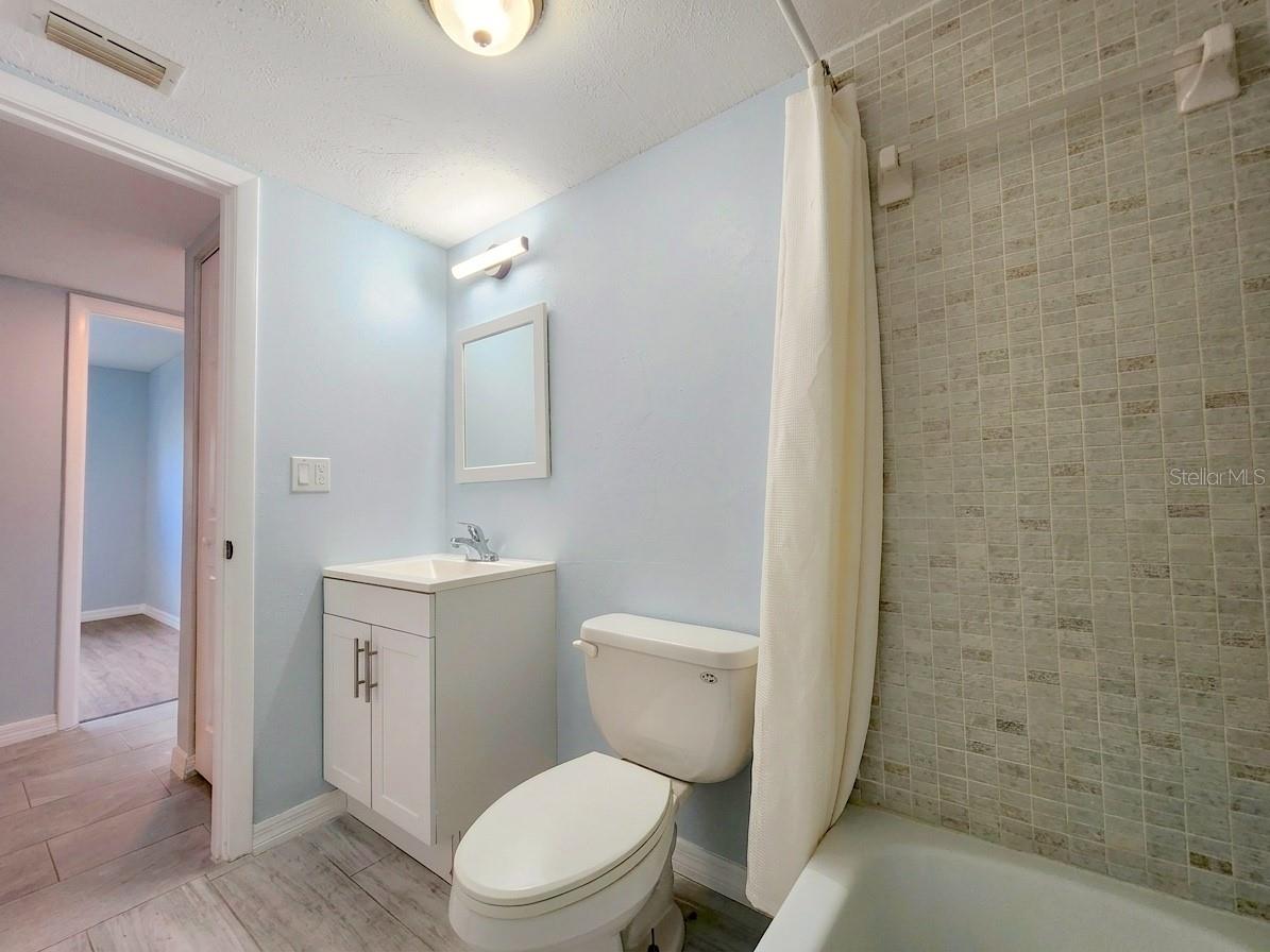 Condominium at 2688 CLUBHOUSE DR #201, SARASOTA, photo 21 of 34