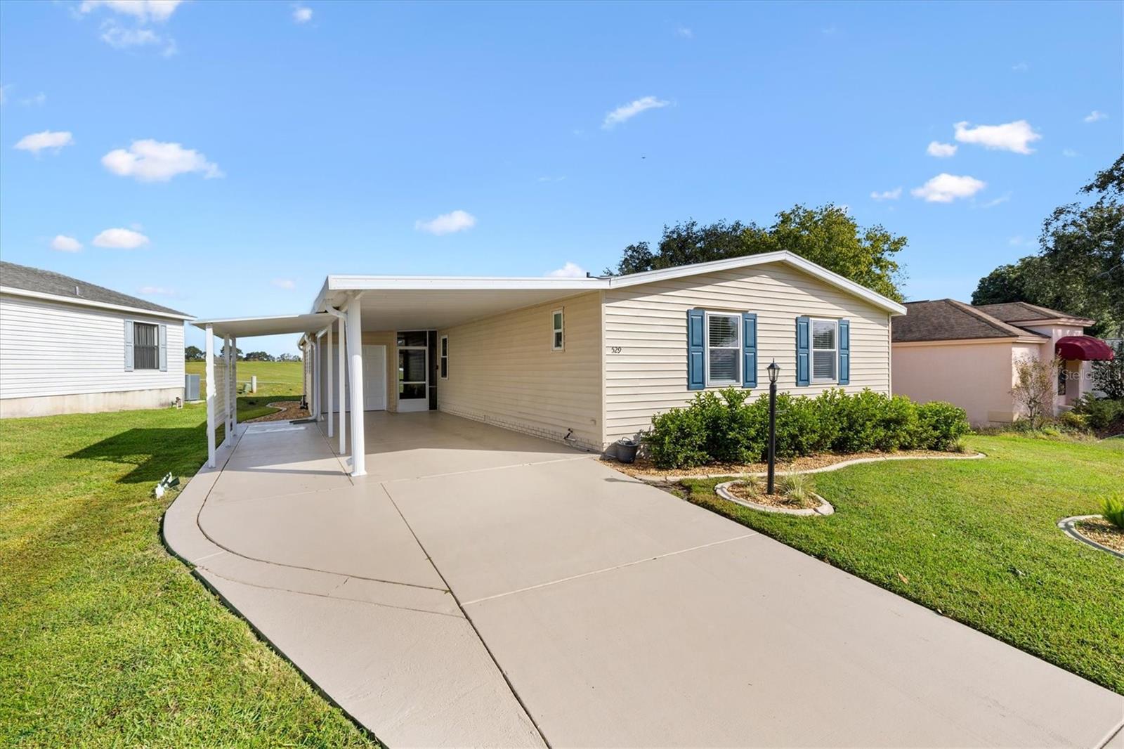 Manufactured Home at 529 BONITA DR, LADY LAKE, photo 2 of 40