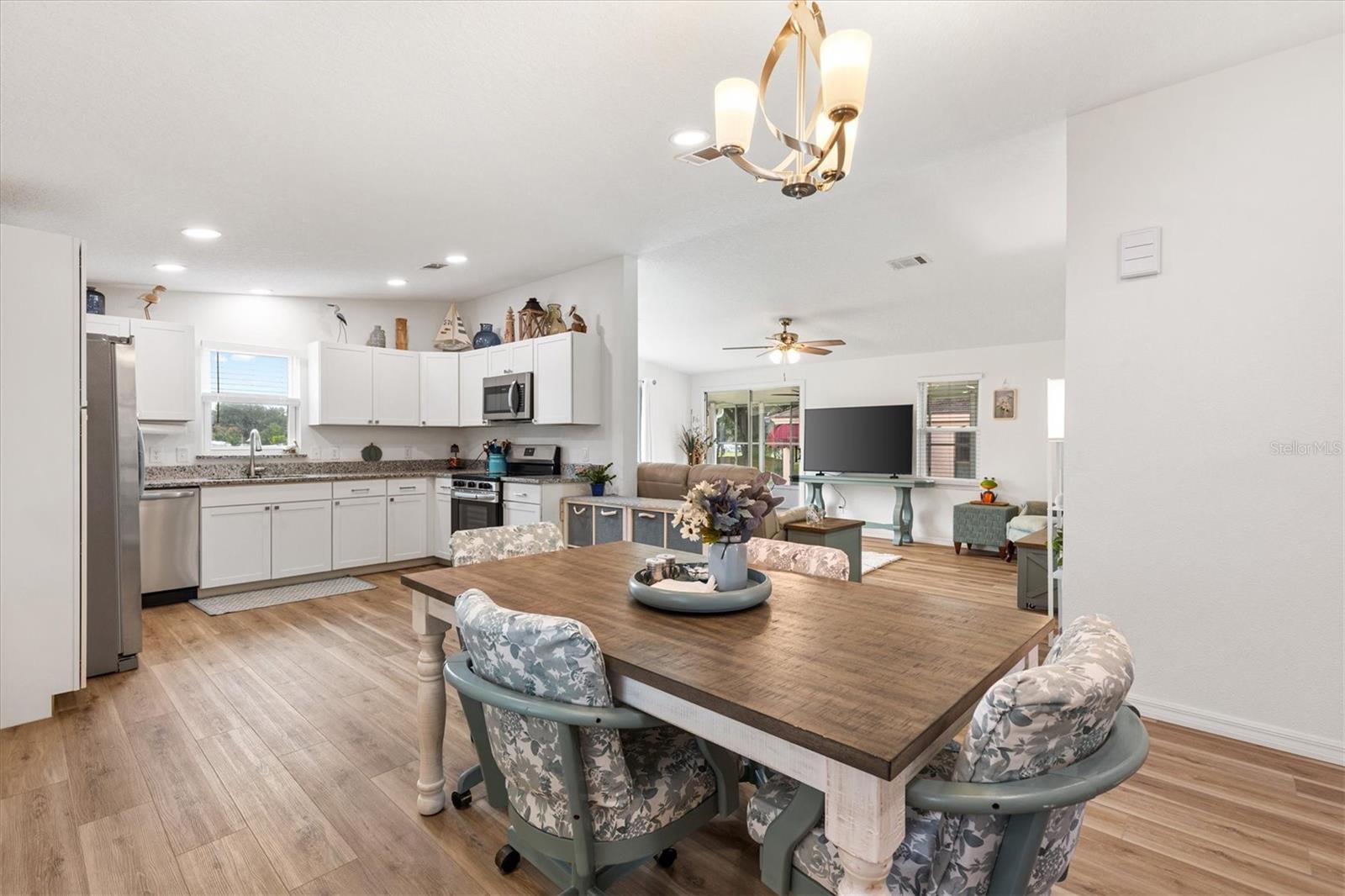 Wide Open - 529 BONITA DR, LADY LAKE