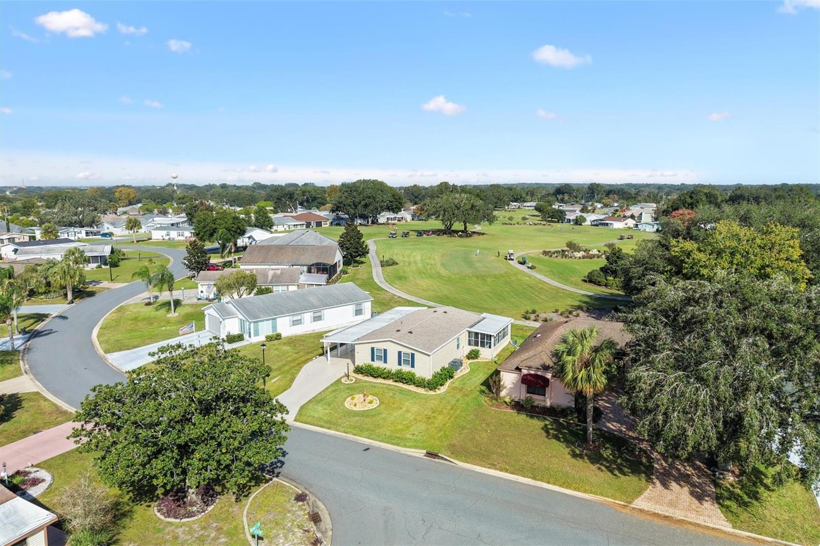 So pretty - you don't see this amount of space too often - 529 BONITA DR, LADY LAKE