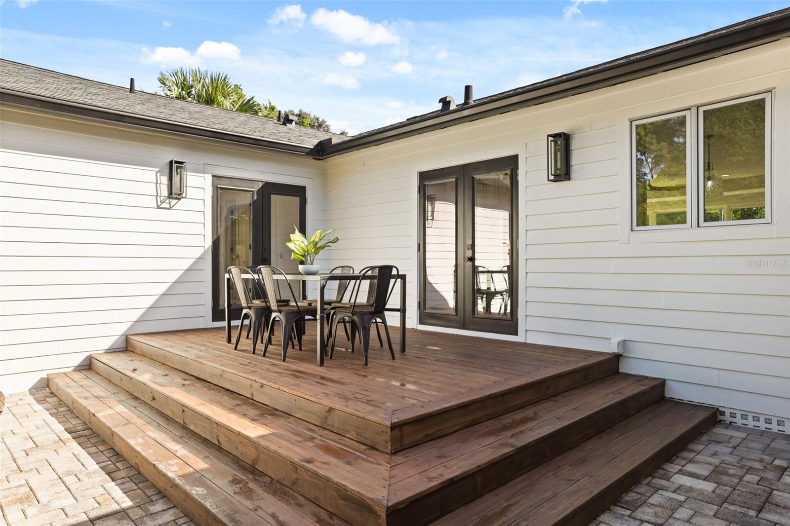 Beautiful back deck (10x15) just off the master suite, kitchen and 3rd bedroom/flex room. - 512 MAYFAIR CIR, ORLANDO