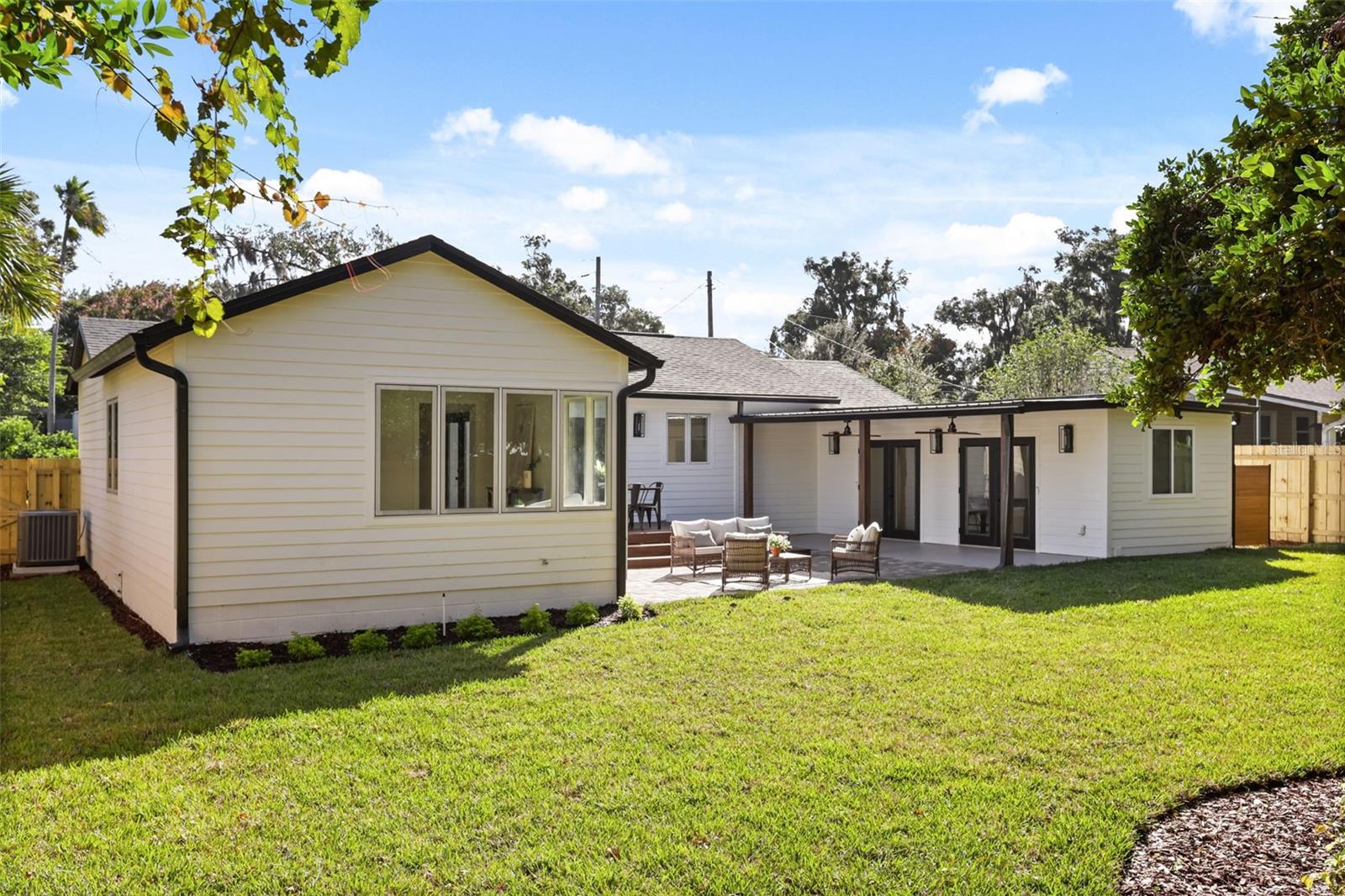 Large backyard with space for a pool. - 512 MAYFAIR CIR, ORLANDO