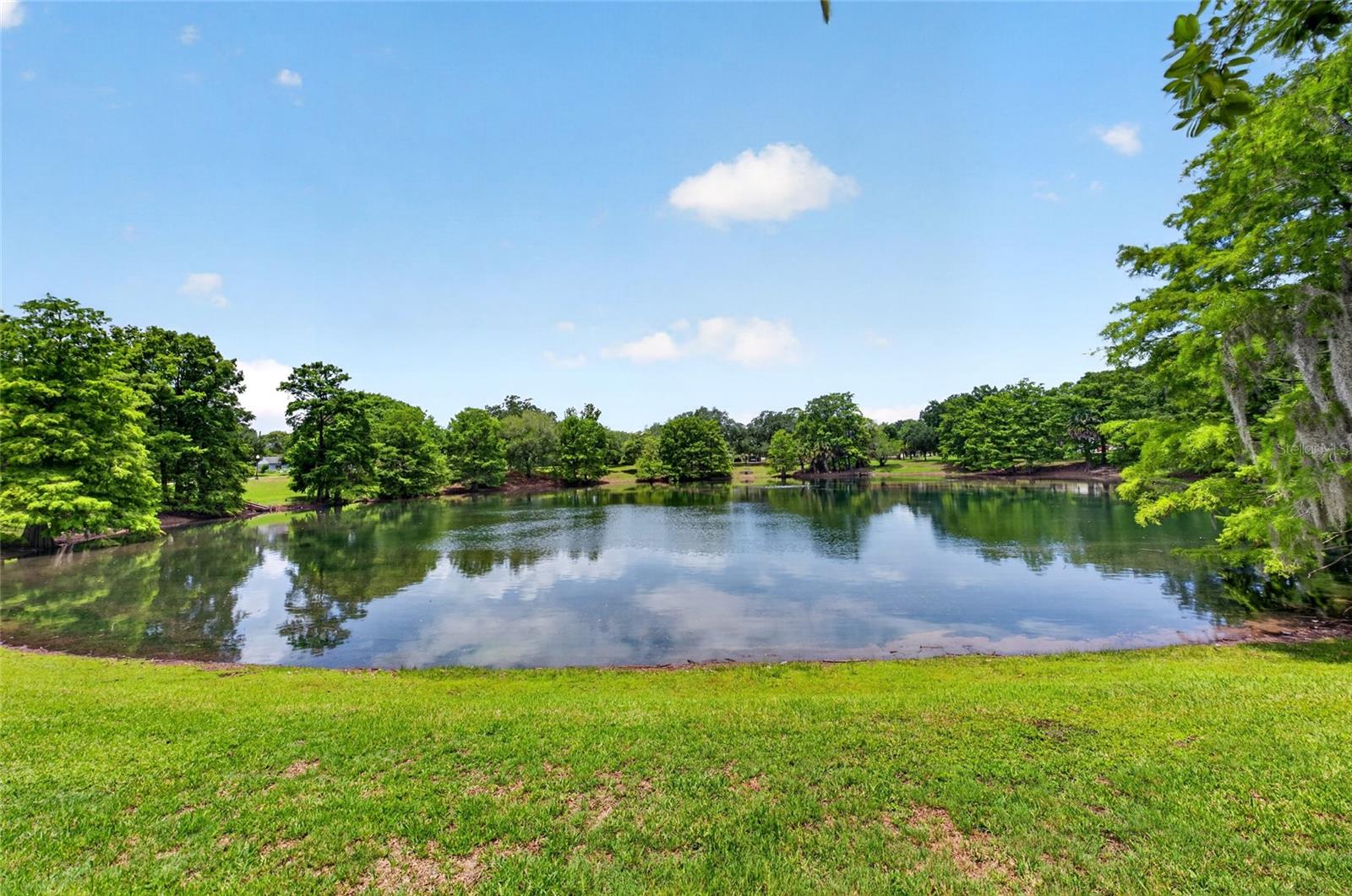 You are just steps away to beautiful Lake Como! - 512 MAYFAIR CIR, ORLANDO
