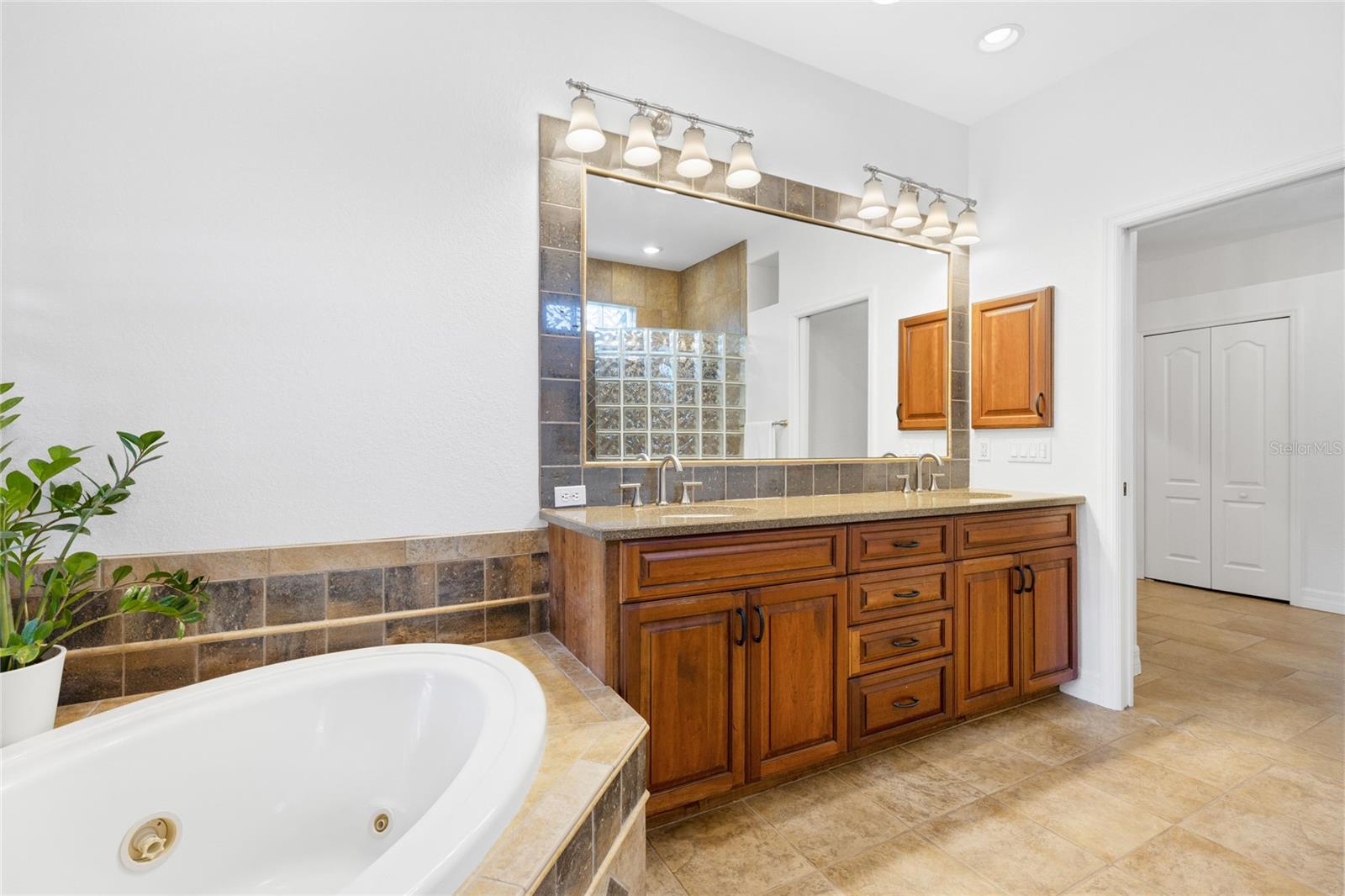 Single Family Residence at 3787 EAGLE HAMMOCK DR, SARASOTA, photo 42 of 95