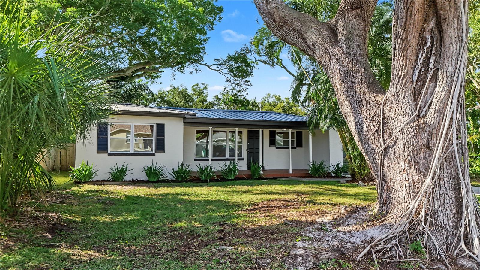 Single Family Residence at 8338 41ST AVE N, ST PETERSBURG, photo 3 of 34