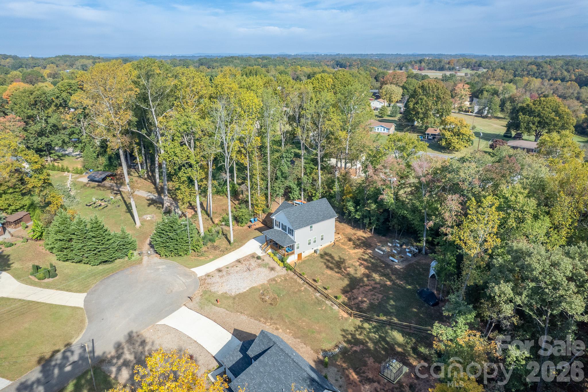 Single Family Residence at 4541 Kings Court, Hickory, photo 4 of 48