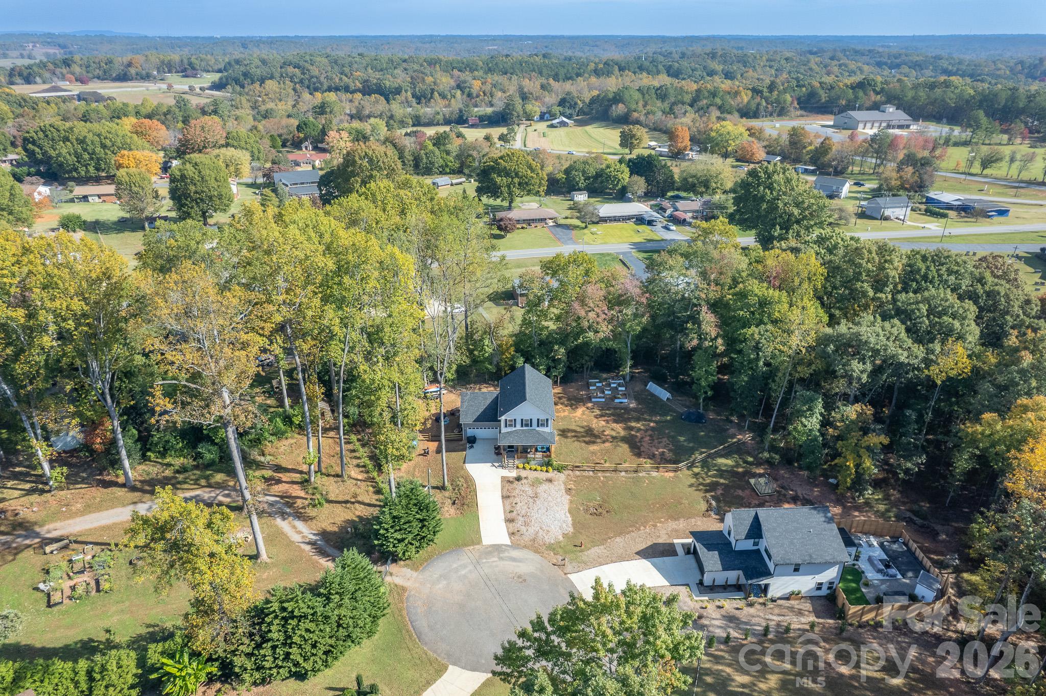 Single Family Residence at 4541 Kings Court, Hickory, photo 9 of 48