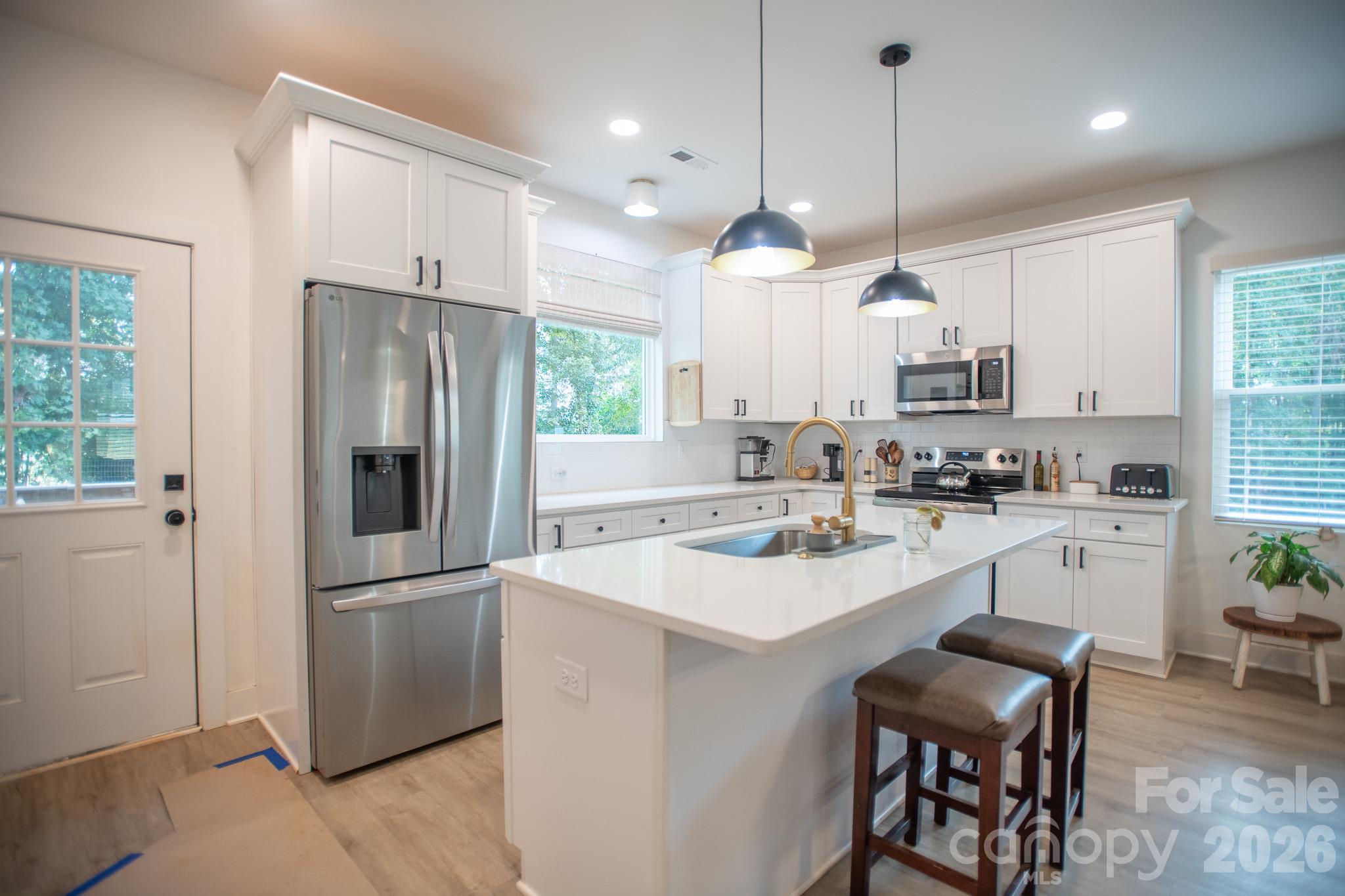 Single Family Residence at 4541 Kings Court, Hickory, photo 19 of 48