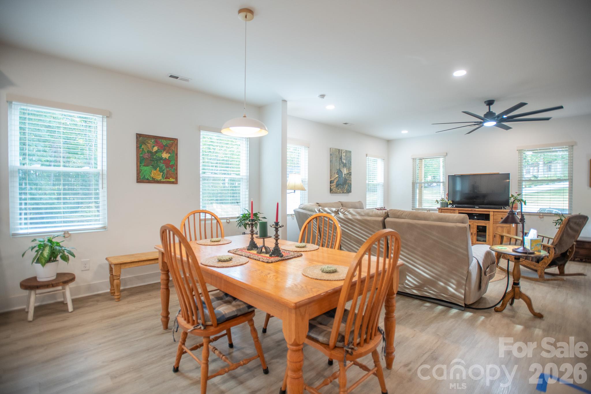 Single Family Residence at 4541 Kings Court, Hickory, photo 20 of 48