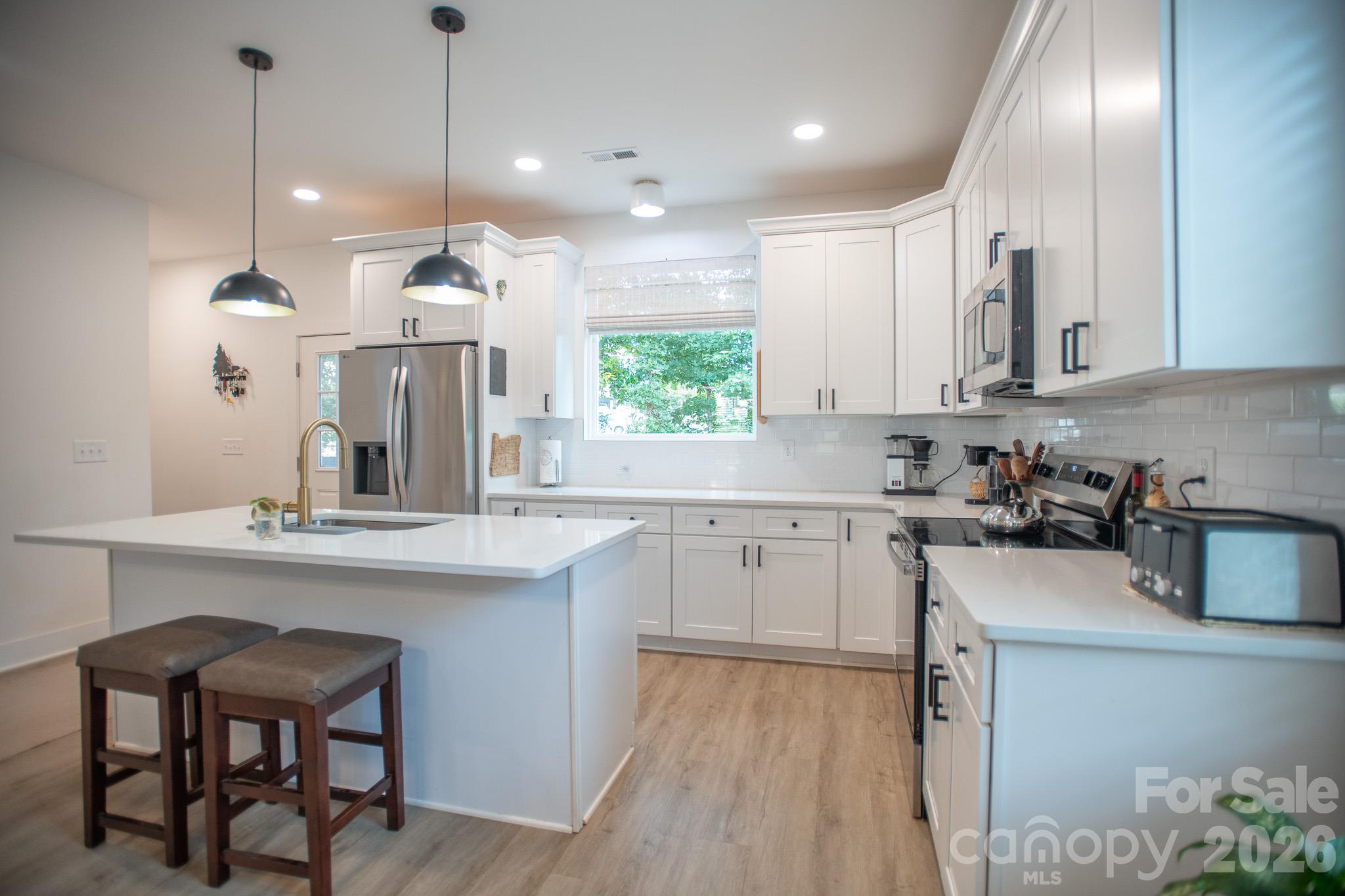 Single Family Residence at 4541 Kings Court, Hickory, photo 21 of 48