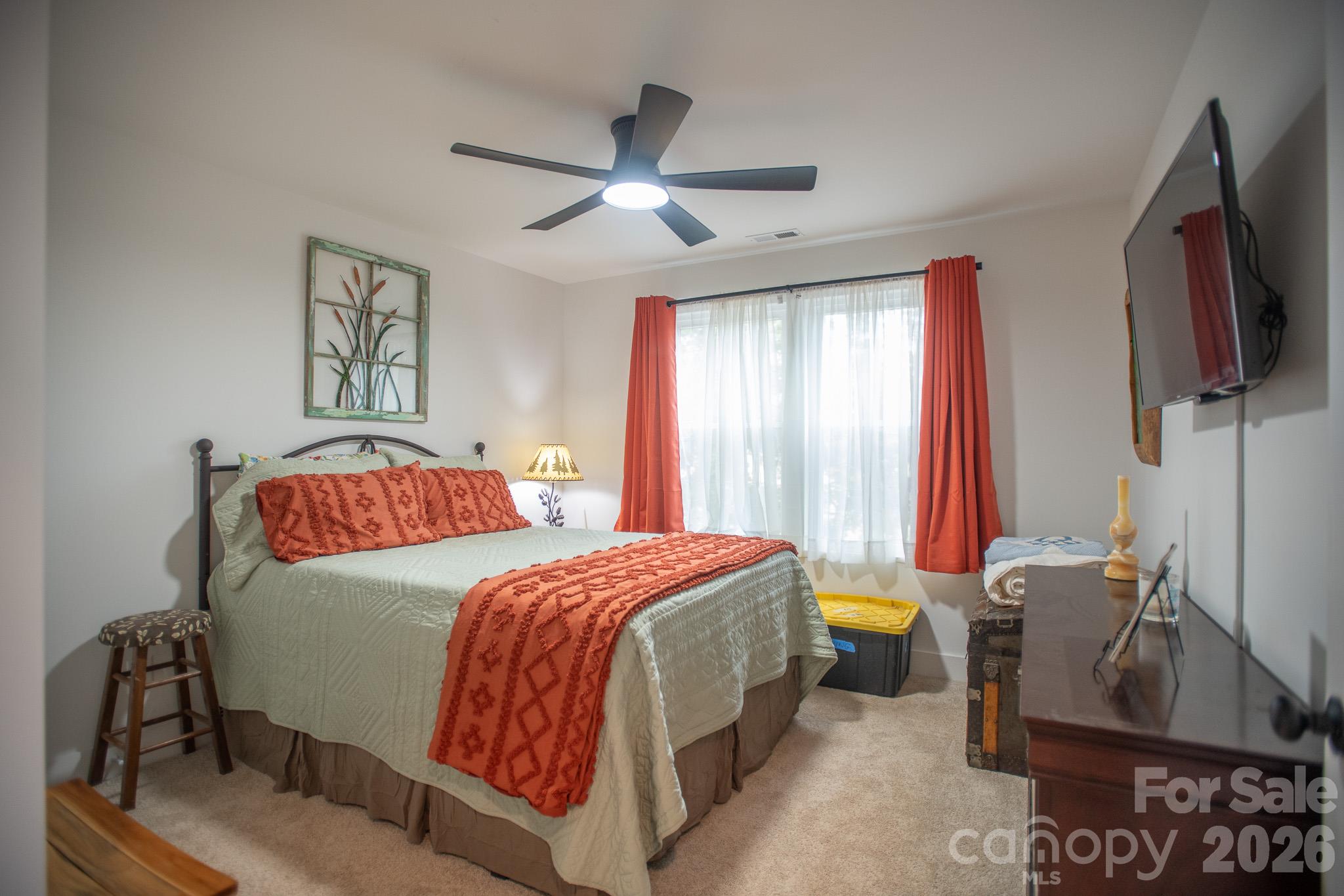 Single Family Residence at 4541 Kings Court, Hickory, photo 33 of 48