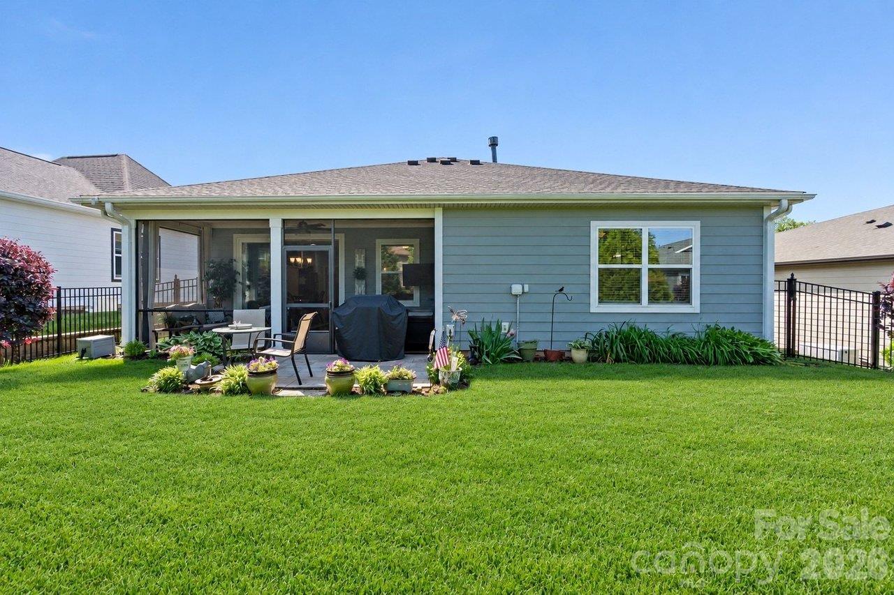 Single Family Residence at 5125 Looking Glass Trail, Denver, photo 15 of 42