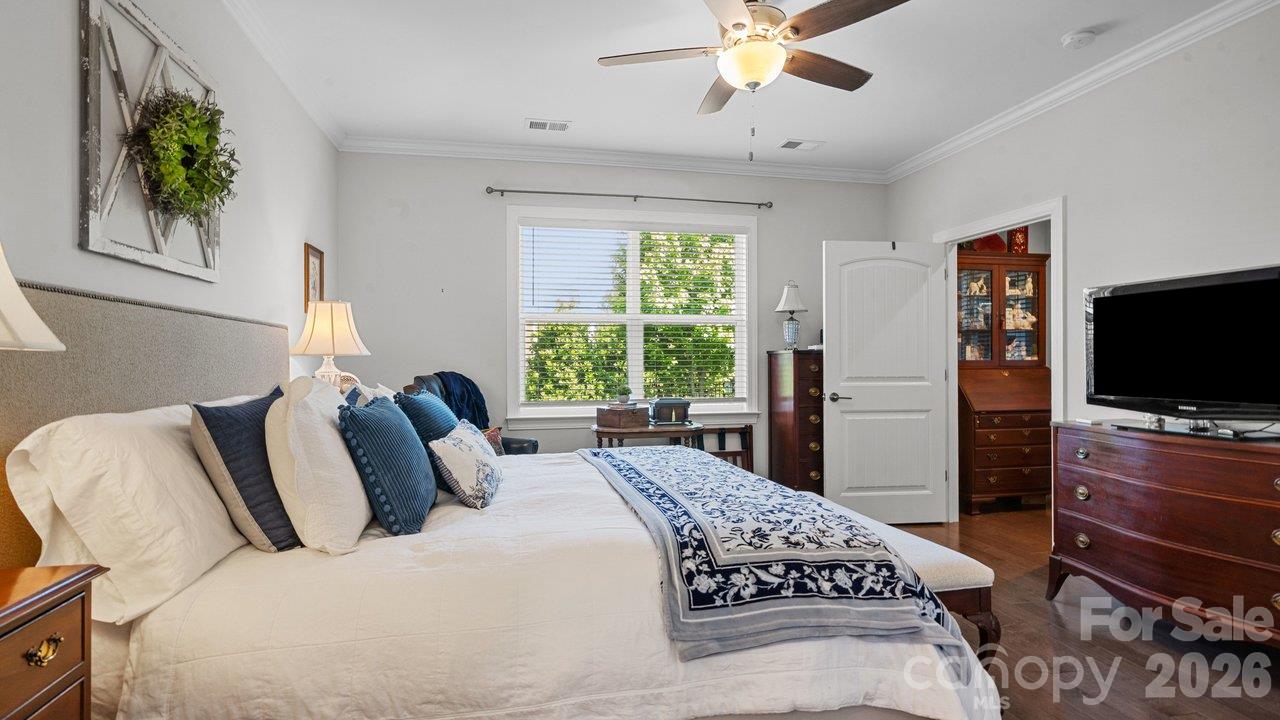 Single Family Residence at 5125 Looking Glass Trail, Denver, photo 18 of 42