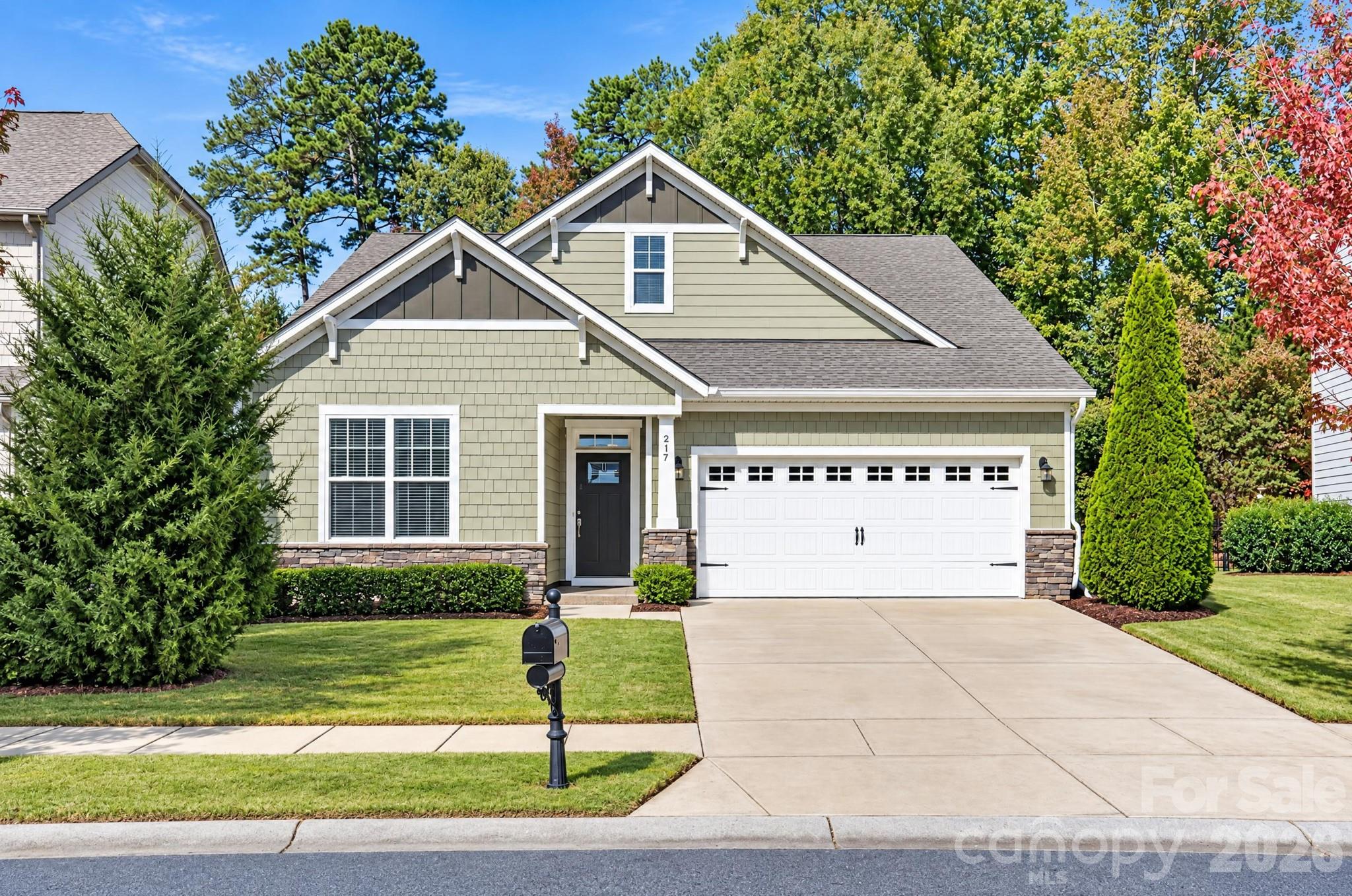 Single Family Residence at 217 Blossom Ridge Drive, Mooresville, photo 3 of 18