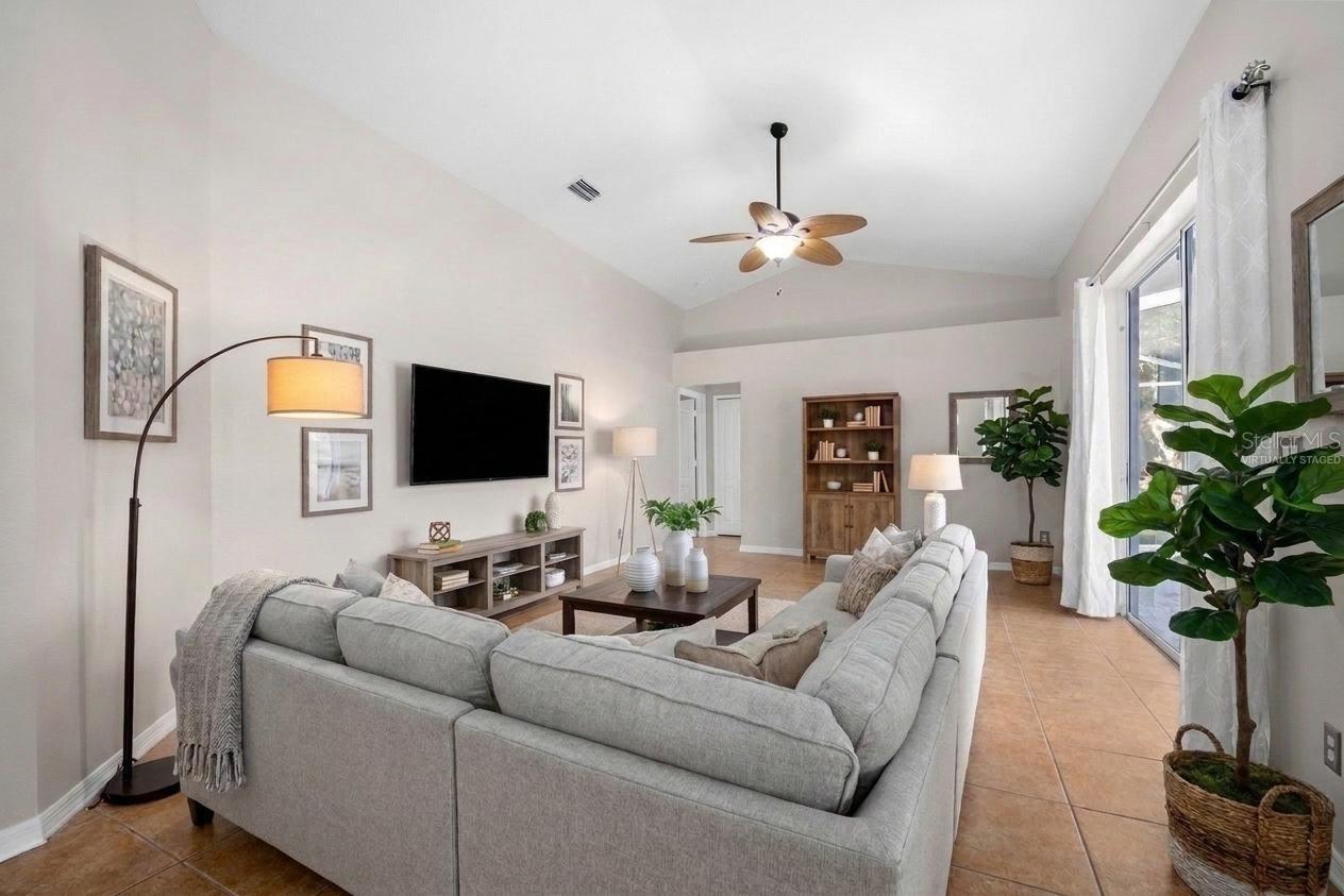 Virtually Staged - 18113 PALM BREEZE DR, TAMPA