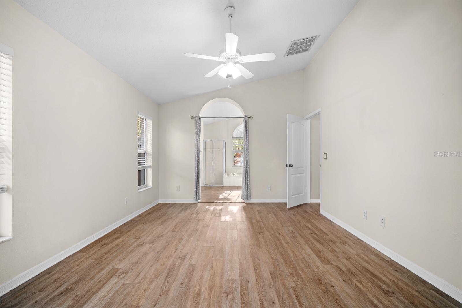 Primary Bedroom - 18113 PALM BREEZE DR, TAMPA