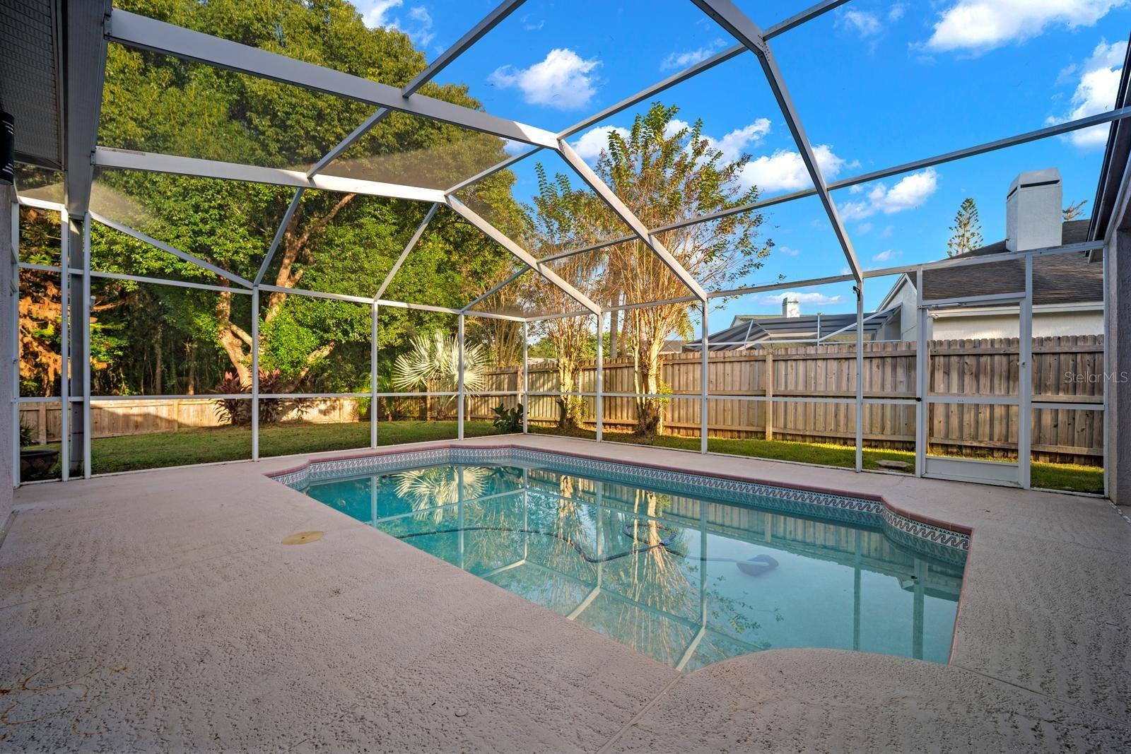 Single Family Residence at 18113 PALM BREEZE DR, TAMPA, photo 29 of 37