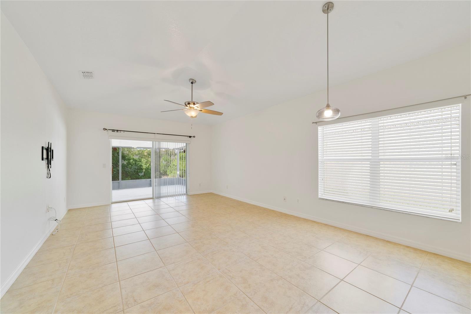 Single Family Residence at 3447 HARLEQUIN DR, ST CLOUD, photo 10 of 40