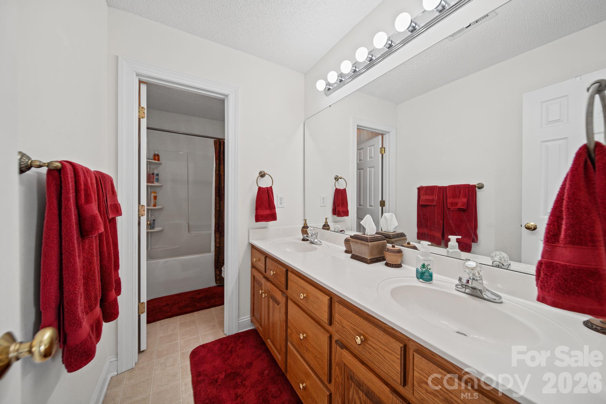 Full bath upstairs - 6717 Luther Lane, Monroe