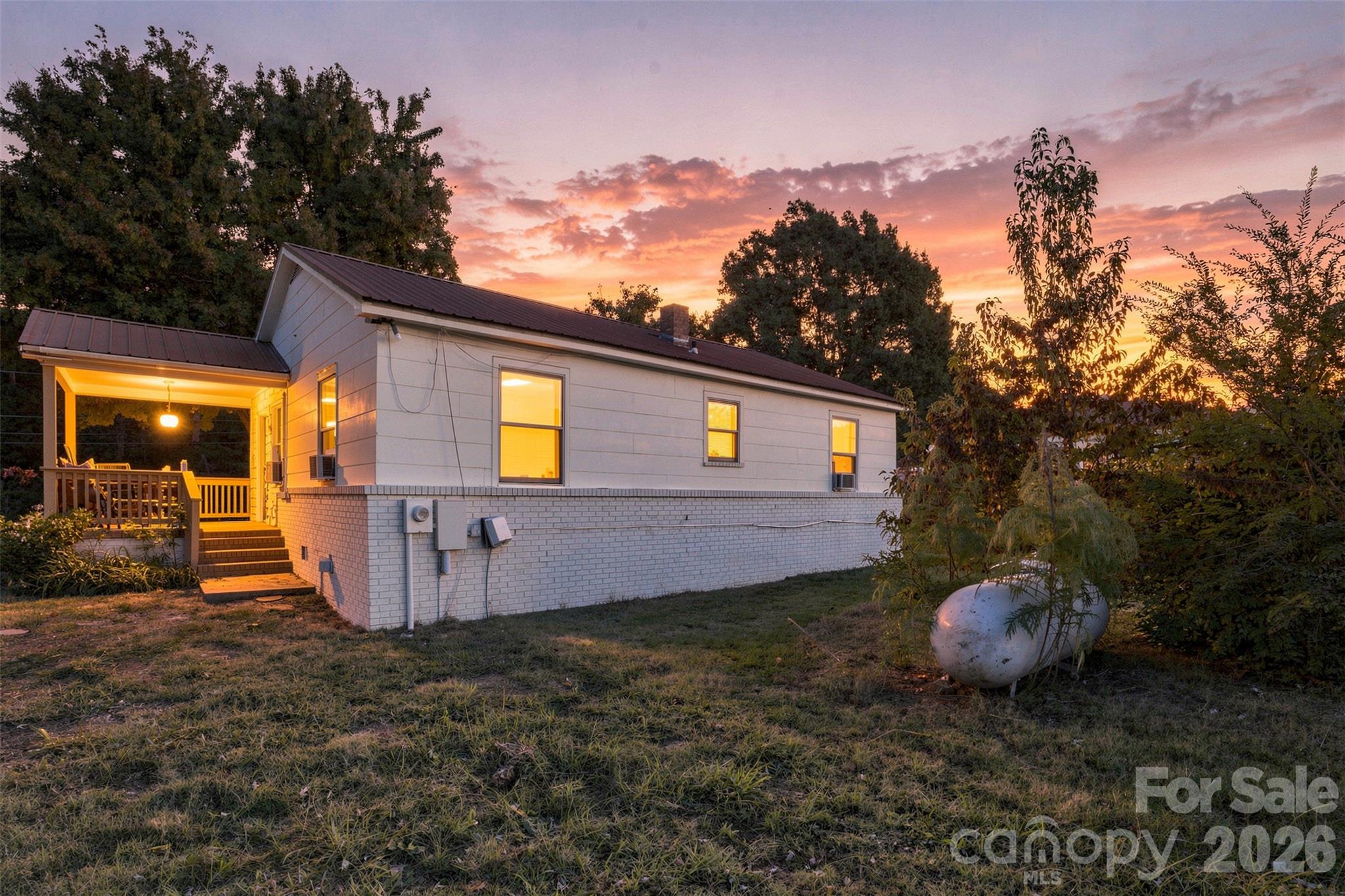 Single Family Residence at 1612 Hawfield Road, Charlotte, photo 16 of 25