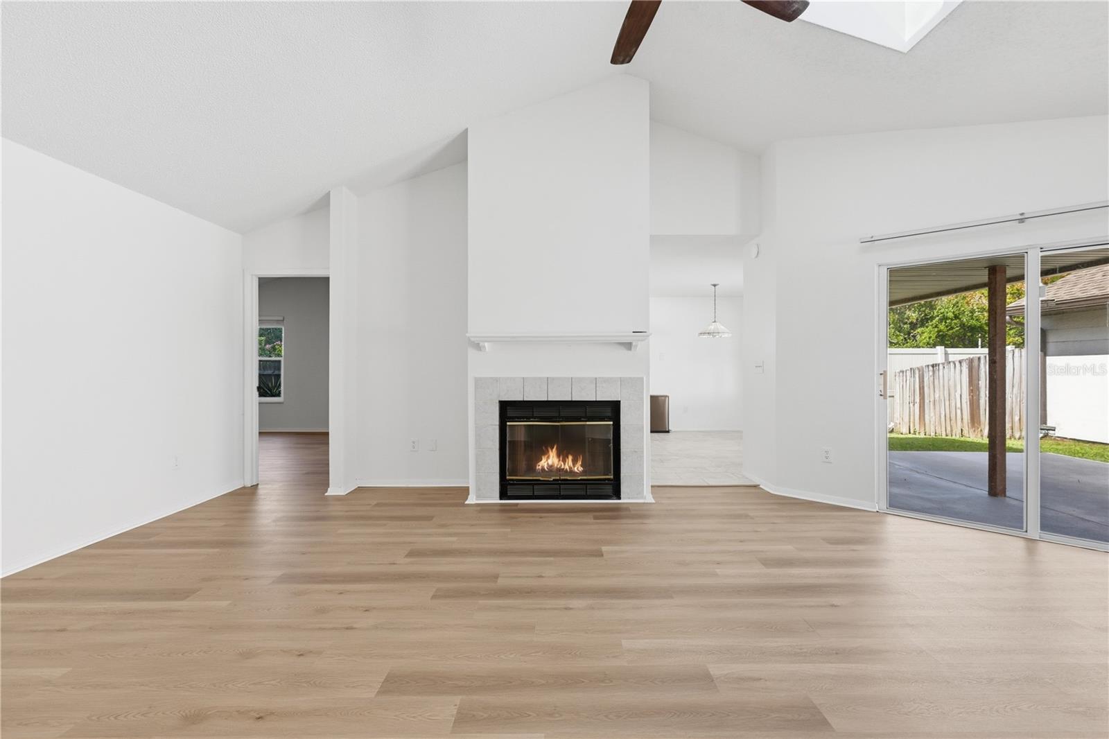 Single Family Residence at 7133 SILVERMILL DR, TAMPA, photo 10 of 36