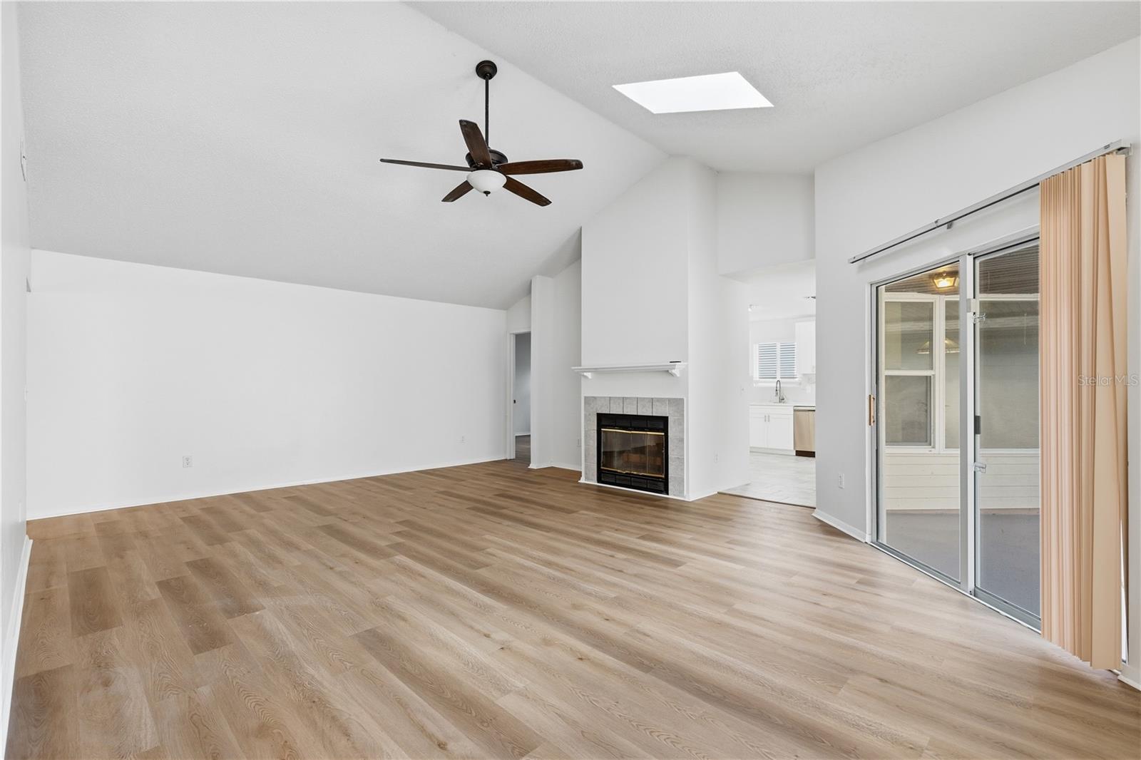 Single Family Residence at 7133 SILVERMILL DR, TAMPA, photo 11 of 36