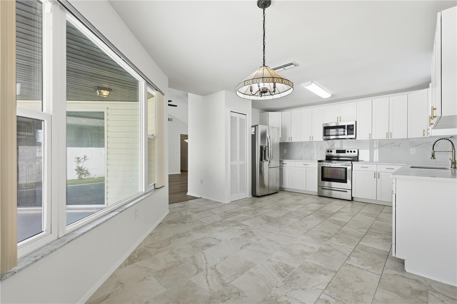 DINNING AREA - 7133 SILVERMILL DR, TAMPA