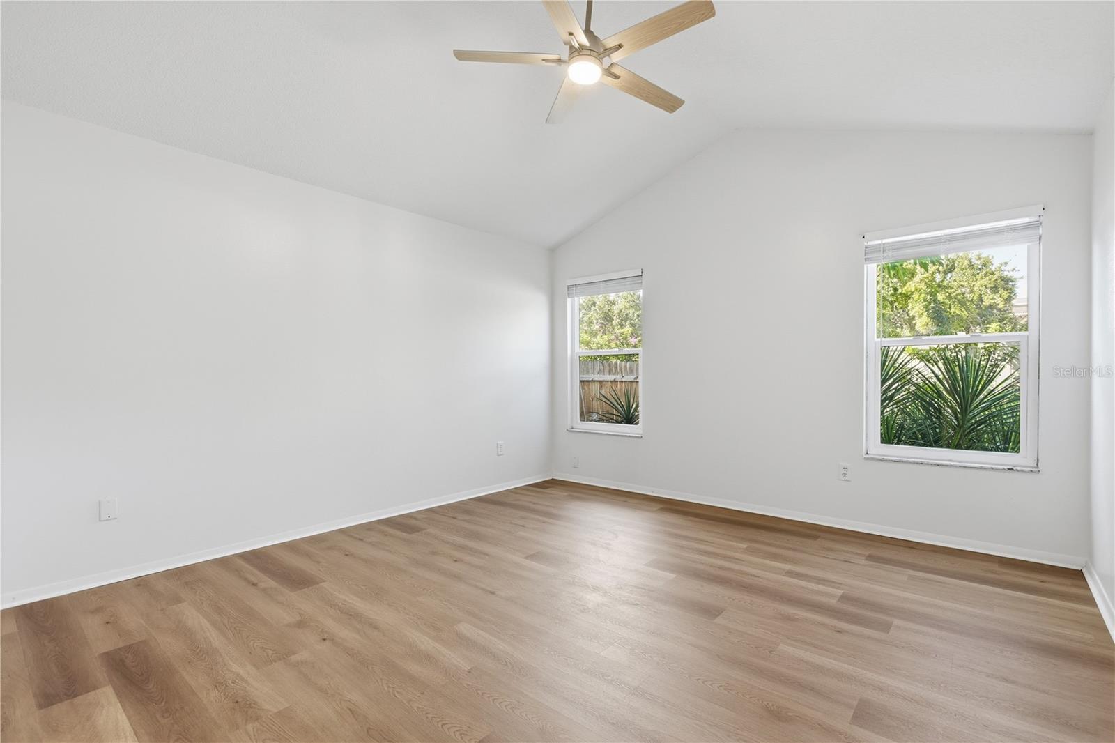 MASTER BEDROOM - 7133 SILVERMILL DR, TAMPA