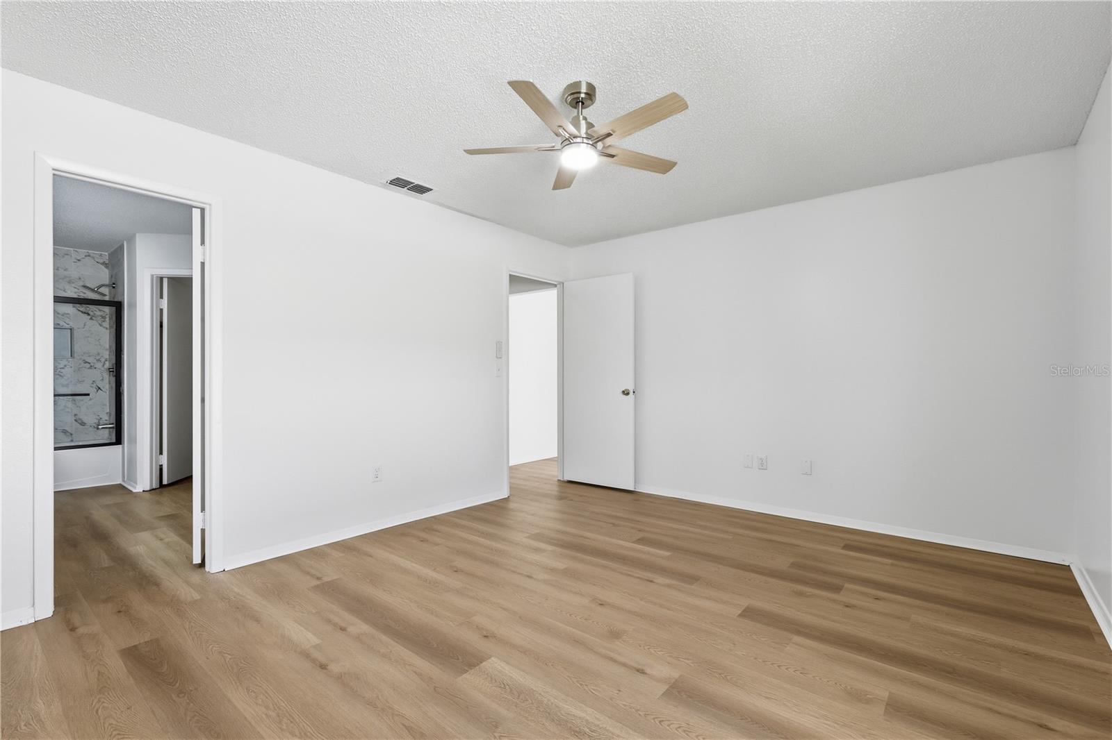 Single Family Residence at 7133 SILVERMILL DR, TAMPA, photo 28 of 36