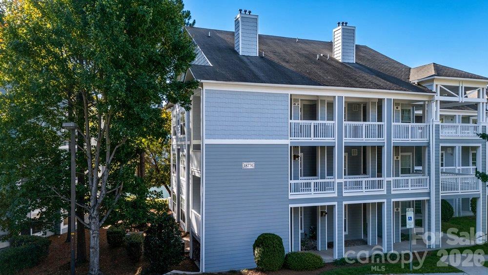 Condominium at 18736 Nautical Drive, Cornelius, photo 3 of 32