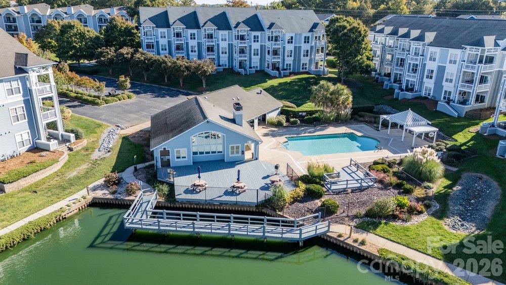 Condominium at 18736 Nautical Drive, Cornelius, photo 4 of 32