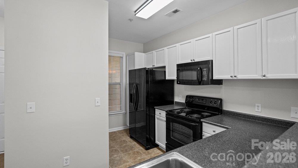 Condominium at 18736 Nautical Drive, Cornelius, photo 9 of 32