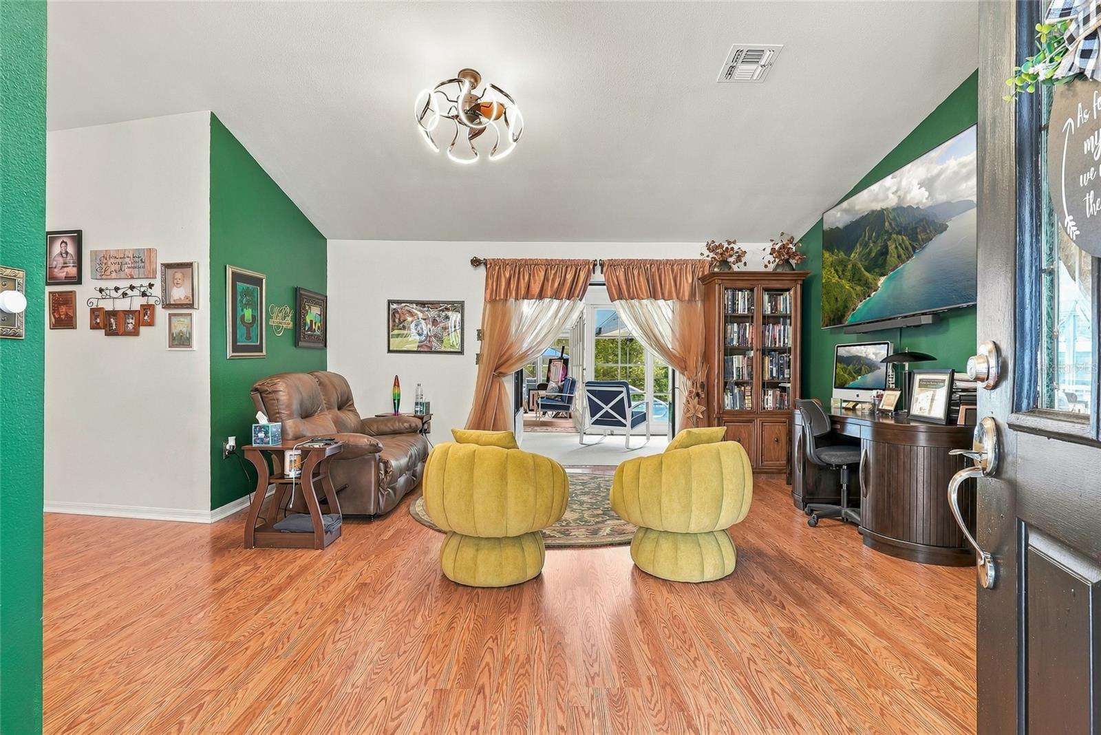 Enter in the Family Room - 9896 DOMINGO DR, BROOKSVILLE
