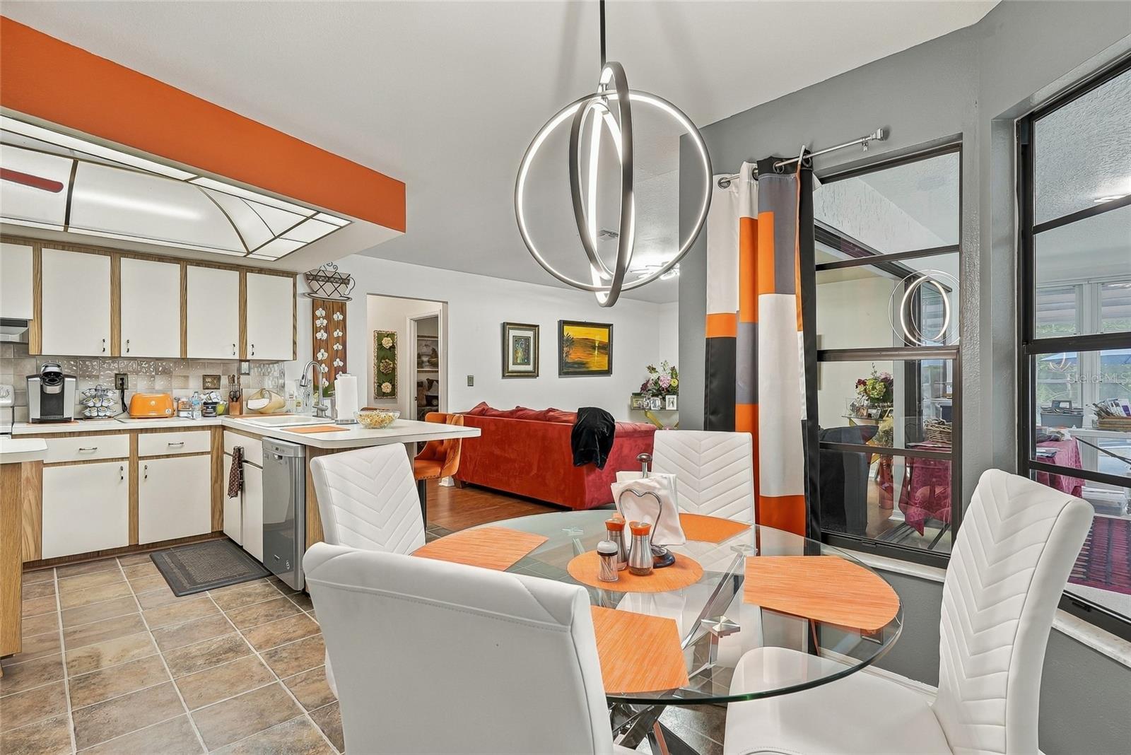 Kitchen Nook - 9896 DOMINGO DR, BROOKSVILLE