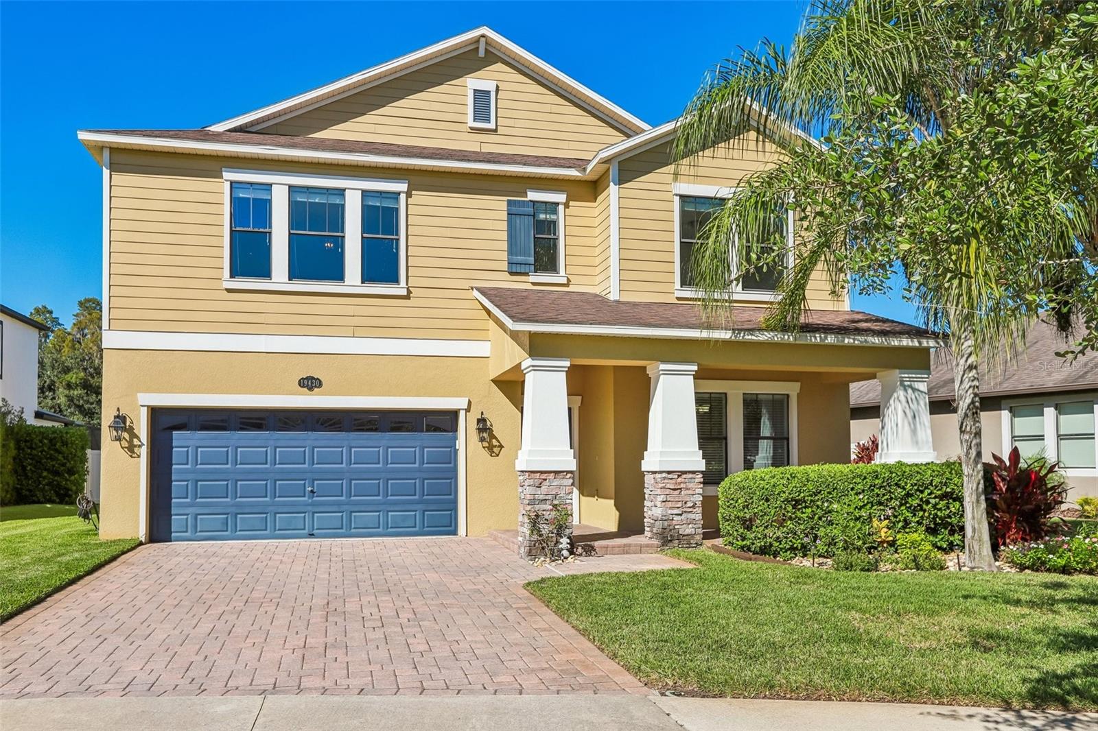 Single Family Residence at 19430 PADDOCK VIEW DR, TAMPA, photo 2 of 49