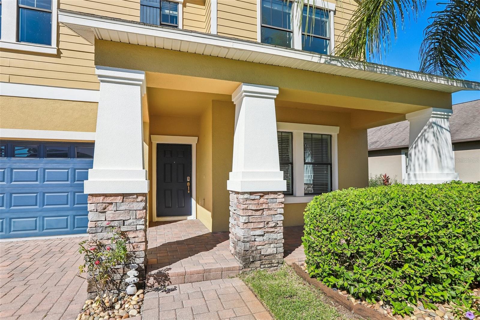 Single Family Residence at 19430 PADDOCK VIEW DR, TAMPA, photo 3 of 49