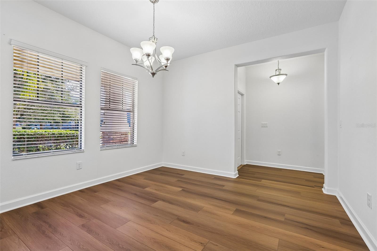 Single Family Residence at 19430 PADDOCK VIEW DR, TAMPA, photo 14 of 49