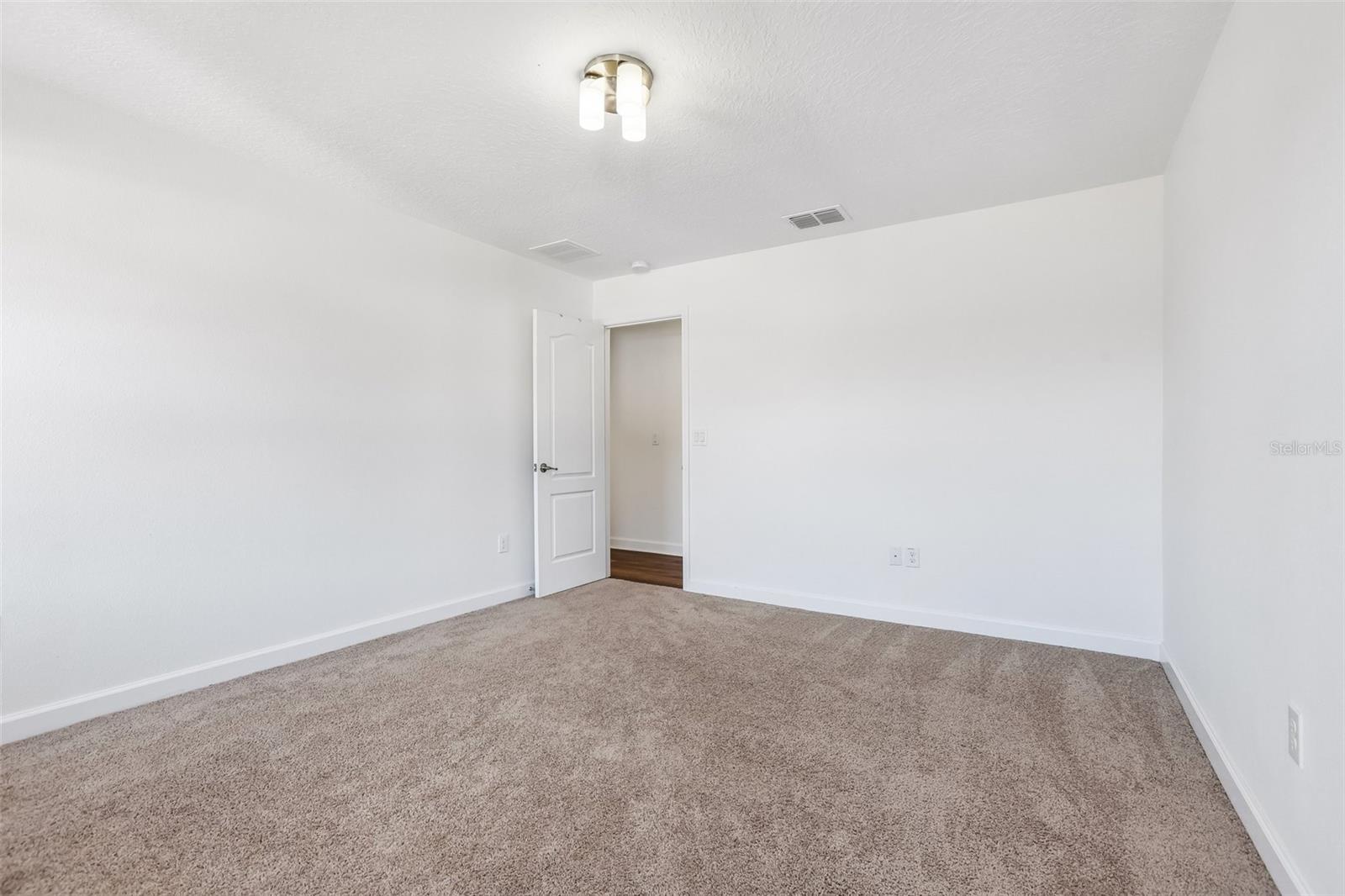 Single Family Residence at 19430 PADDOCK VIEW DR, TAMPA, photo 24 of 49