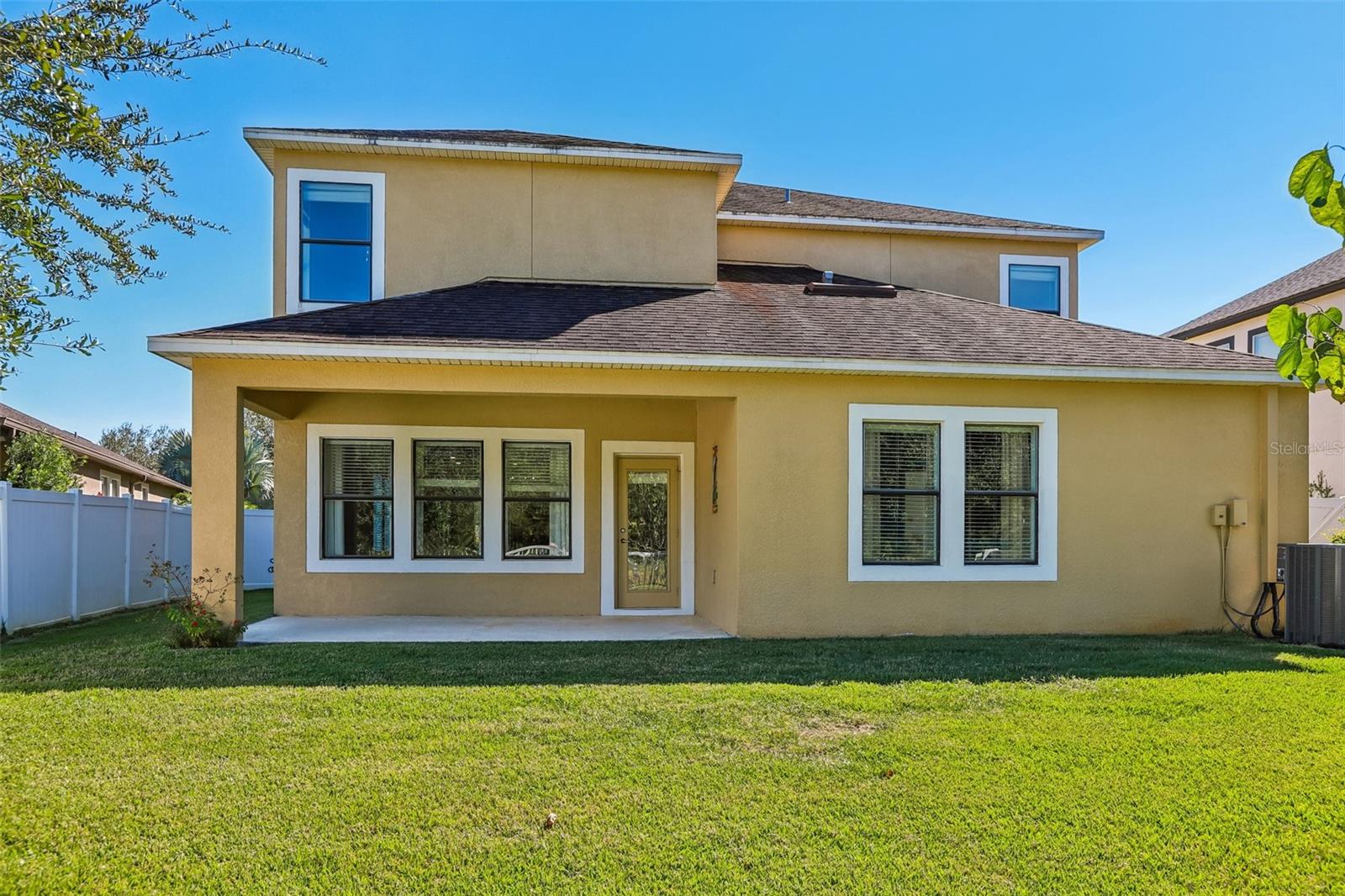 Single Family Residence at 19430 PADDOCK VIEW DR, TAMPA, photo 38 of 49