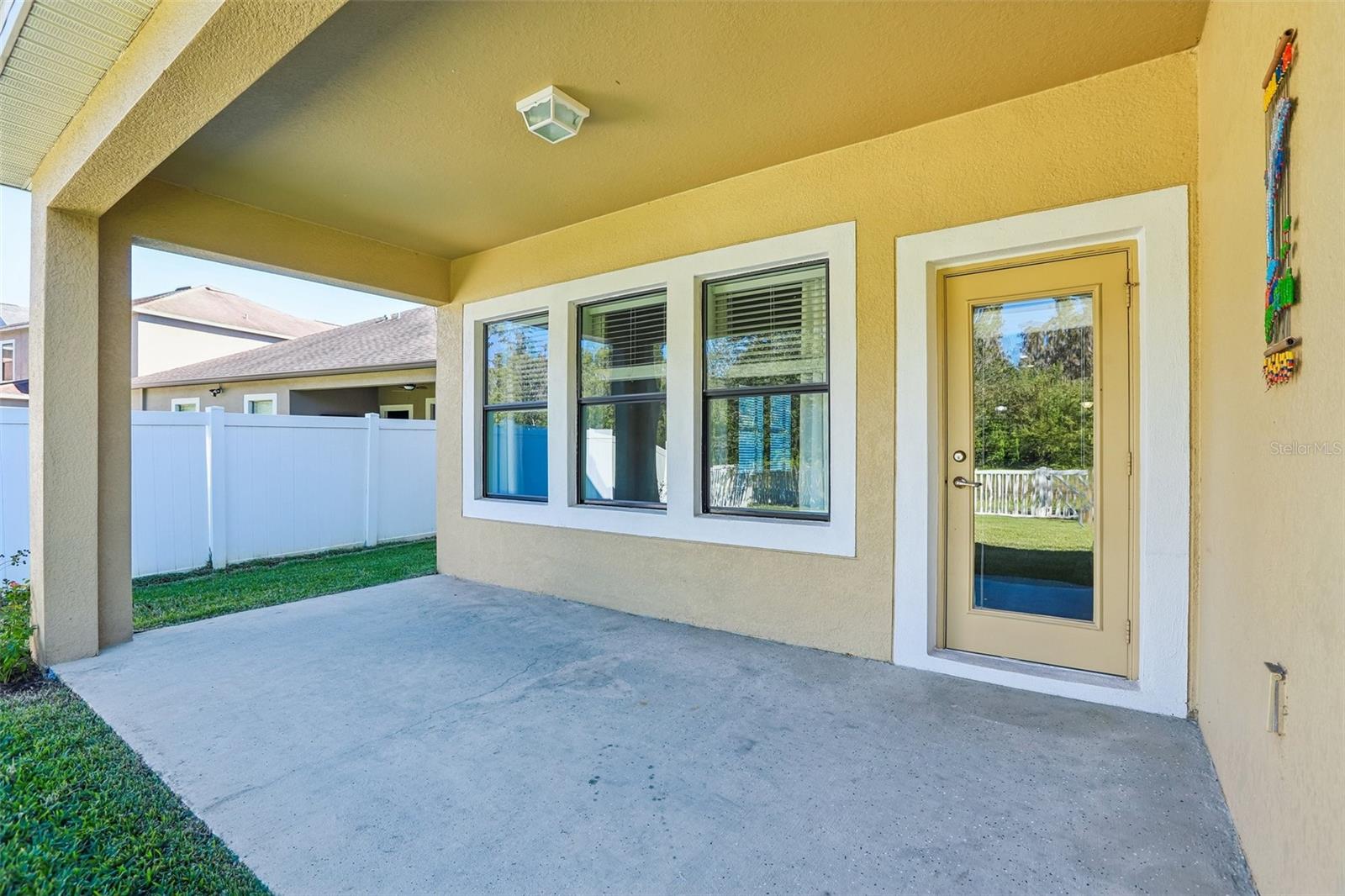 Single Family Residence at 19430 PADDOCK VIEW DR, TAMPA, photo 42 of 49