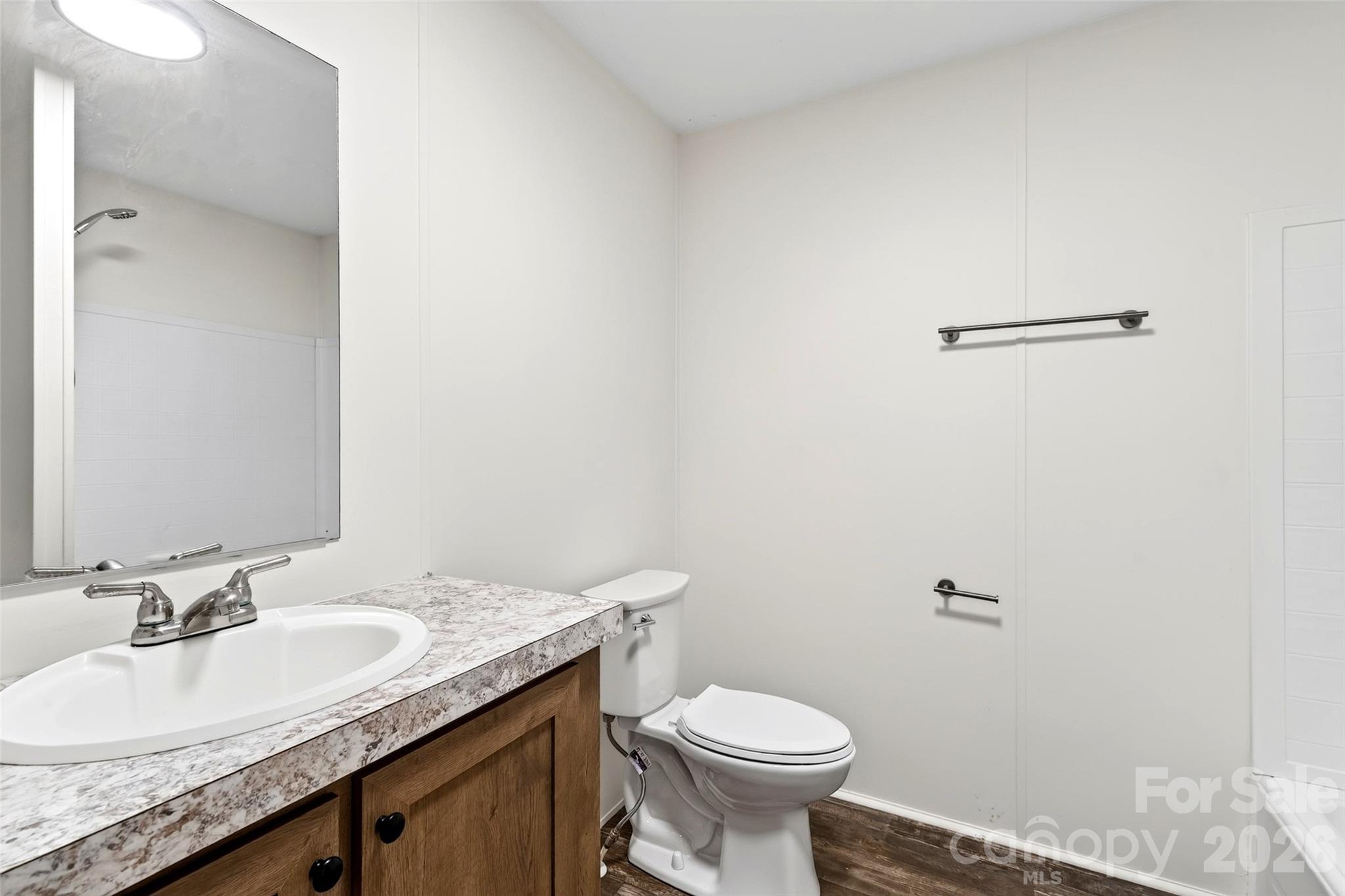 Hall Bath - 574 Hodges Creek Drive, Old Fort